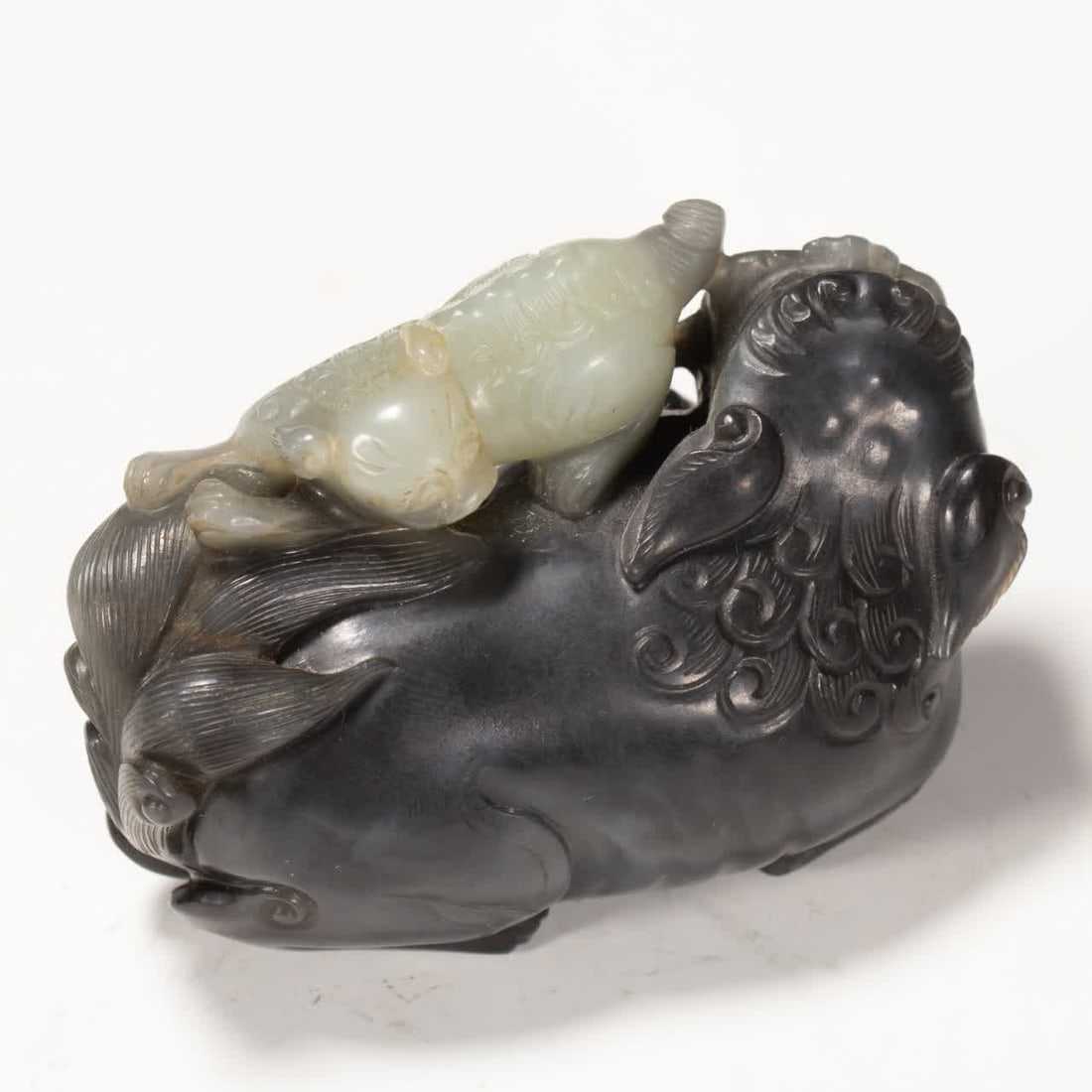 A piece of Qing Dynasty Hetian Yu Taishi Shaobao: Qing Dynasty Hetian Yu Taishi Shaobao SIZE: L:7cm W:4cm H:4.8cm W:170g (The Dimensions Of All Batches Are Manually Measured.If You Need More Detailed Information, Please Contact Our Customer Service