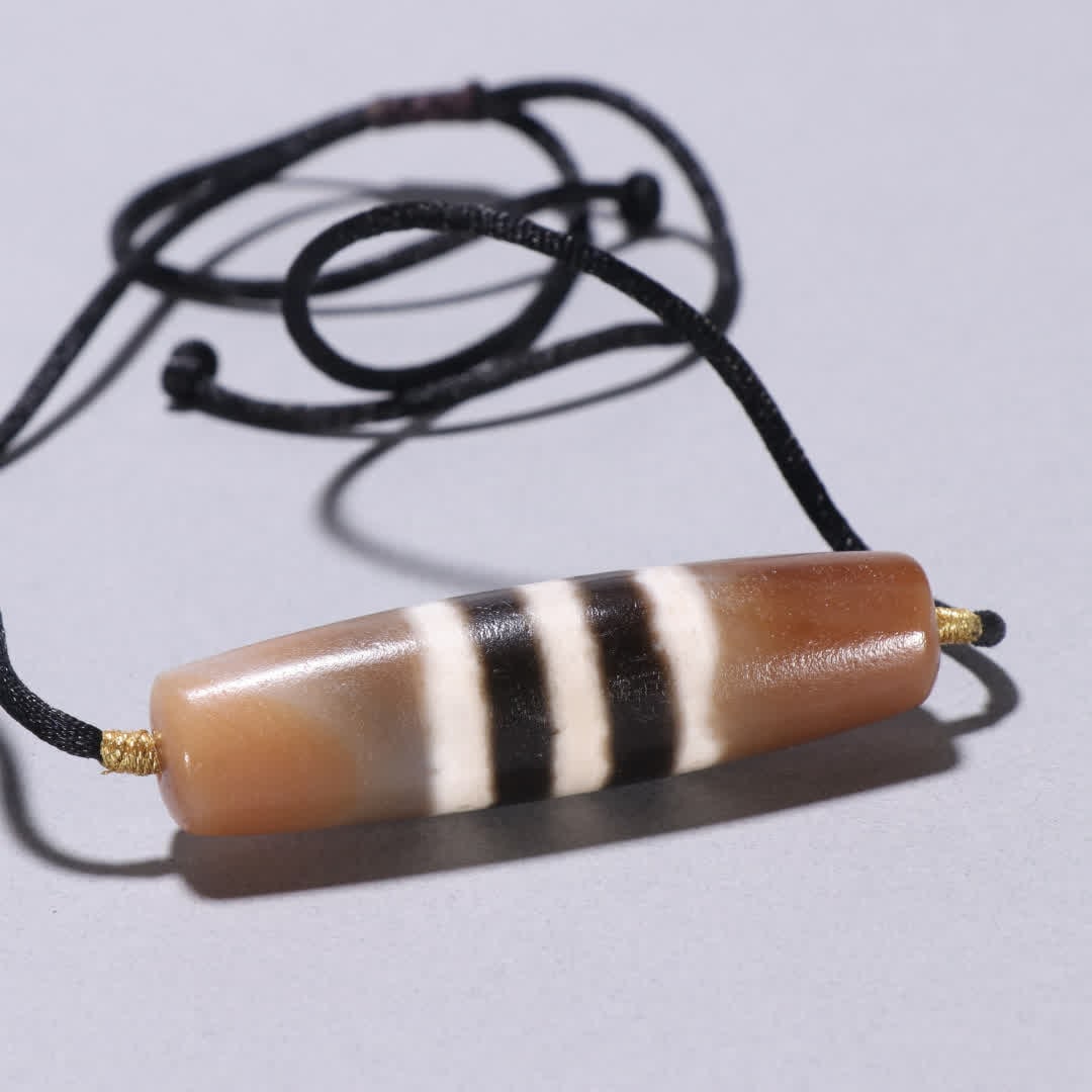 A five-threaded bead pendant: Qing Dynasty five-line bead pendant SIZE: L:5.9cm W:1.6cm W:25.4g (The Dimensions Of All Batches Are Manually Measured.If You Need More Detailed Information, Please Contact Our Customer Service Before