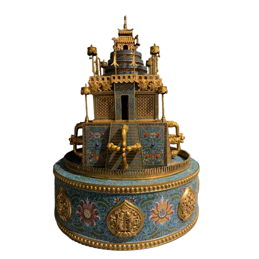 A cloisonné enamel cloisonné mandala ornament: Qing Dynasty cloisonné enamel cloisonné mandala ornament SIZE: 46x62cm W:20.5kg (The Dimensions Of All Batches Are Manually Measured.If You Need More Detailed Information, Please Contact Our Custome