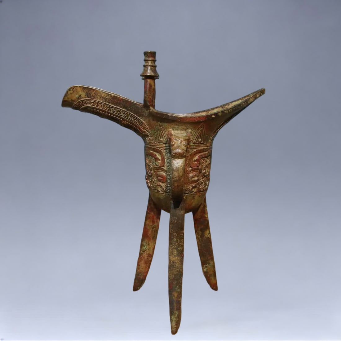 A bronze horn cup (1 of 9)