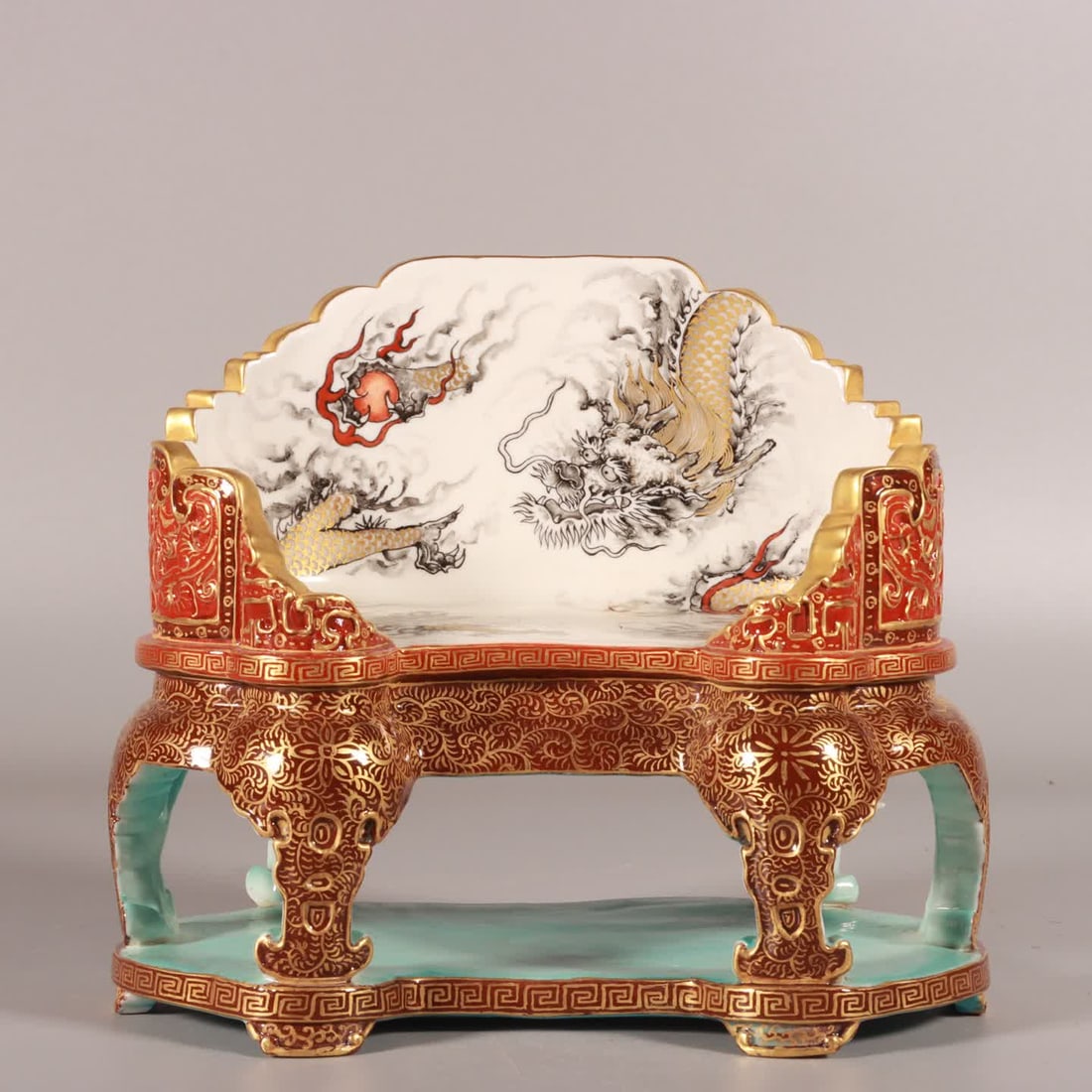 A Qinglong dry enamel carved gold-painted dragon pattern ink bed: Qinglong dry enamel carved with gold and dragon pattern ink bed SIZE: H:15cm L:16.5cm W:9.5cm (The Dimensions Of All Batches Are Manually Measured.If You Need More Detailed Information, Please Contact