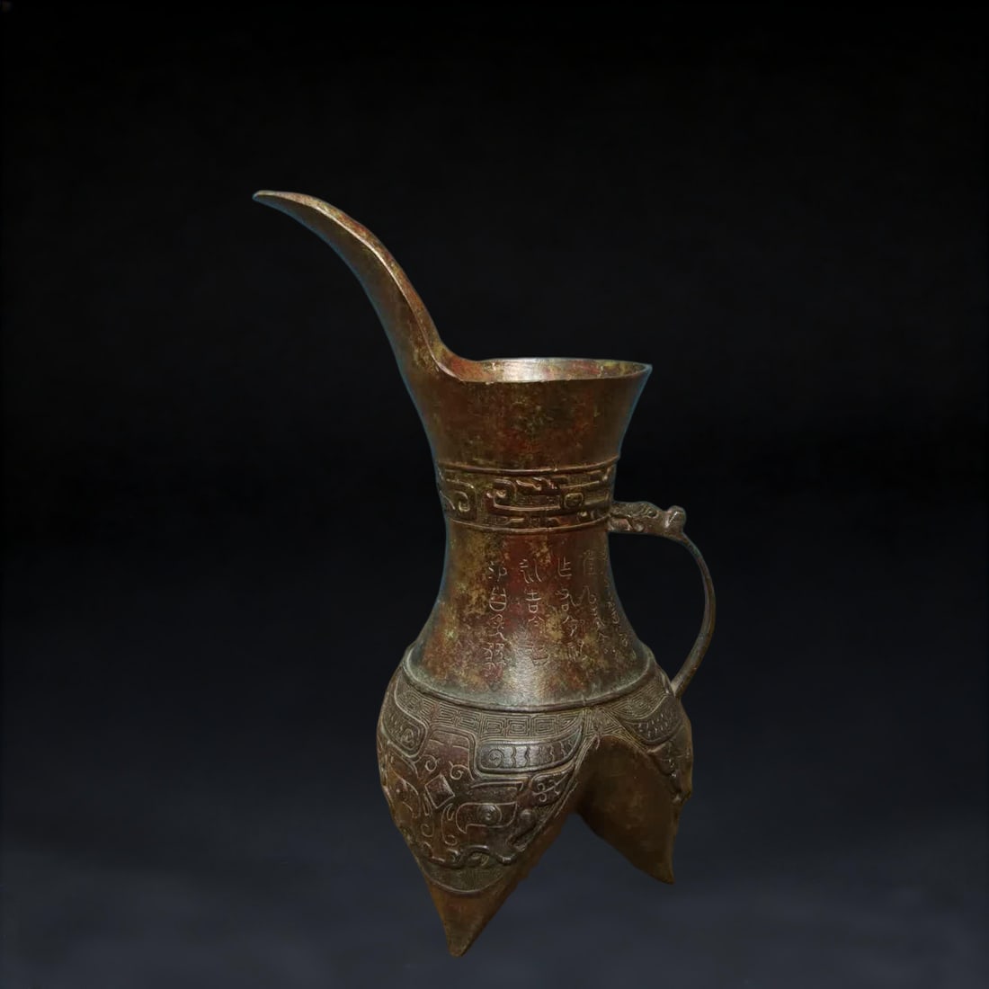 A bronze vessel (1 of 9)