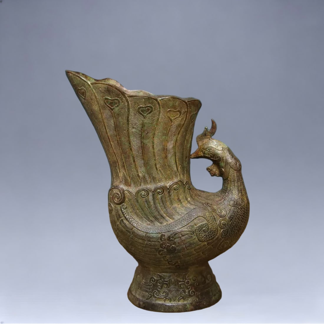 A bronze phoenix cup: Bronze phoenix cup SIZE: L:21cm W:9cm H:27.5cm W:2.6kg (The Dimensions Of All Batches Are Manually Measured.If You Need More Detailed Information, Please Contact Our Customer Service Before Bidding.)