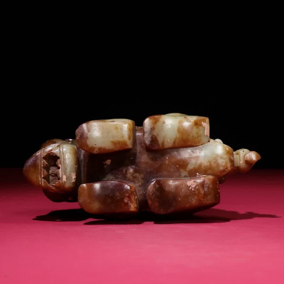 A Han Dynasty jade tiger ornament - 7