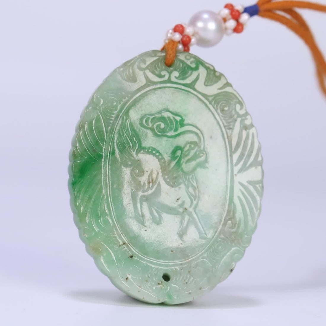 An old jade unicorn beast card: Qing Lao jade unicorn auspicious beast brand SIZE: 5x3.9x0.6cm W:28g (The Dimensions Of All Batches Are Manually Measured.If You Need More Detailed Information, Please Contact Our Customer Service Bef