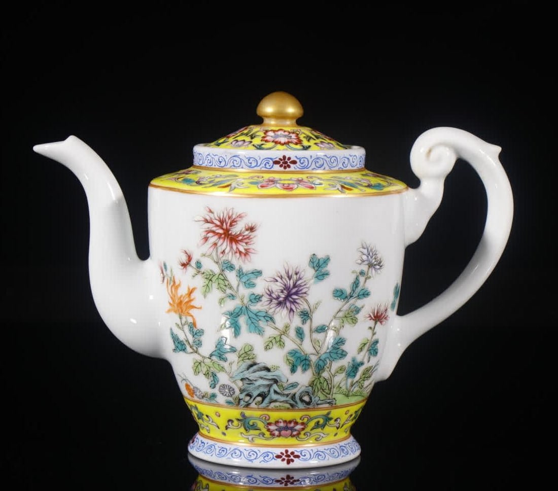 A Jurentang flower and bird multi-character teapot (1 of 9)