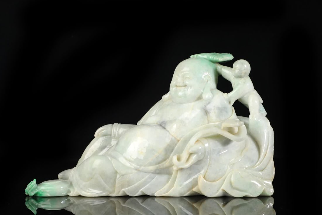 A Qing Dynasty jade Maitreya Buddha ornament: Qing Dynasty jade Maitreya Buddha ornament SIZE: W:5.8kg 18x31x12cm (The Dimensions Of All Batches Are Manually Measured.If You Need More Detailed Information, Please Contact Our Customer Service Befo