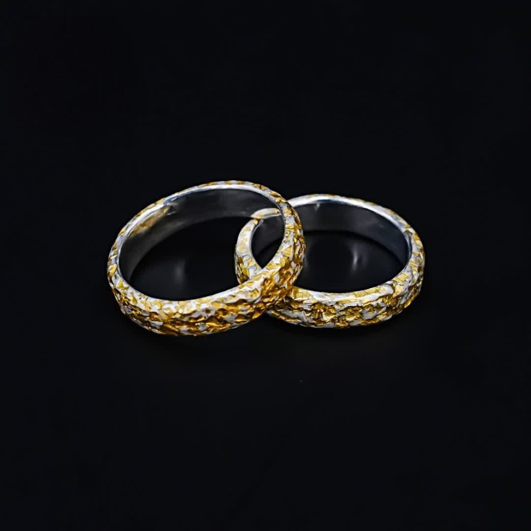 A silver gold ring - 2