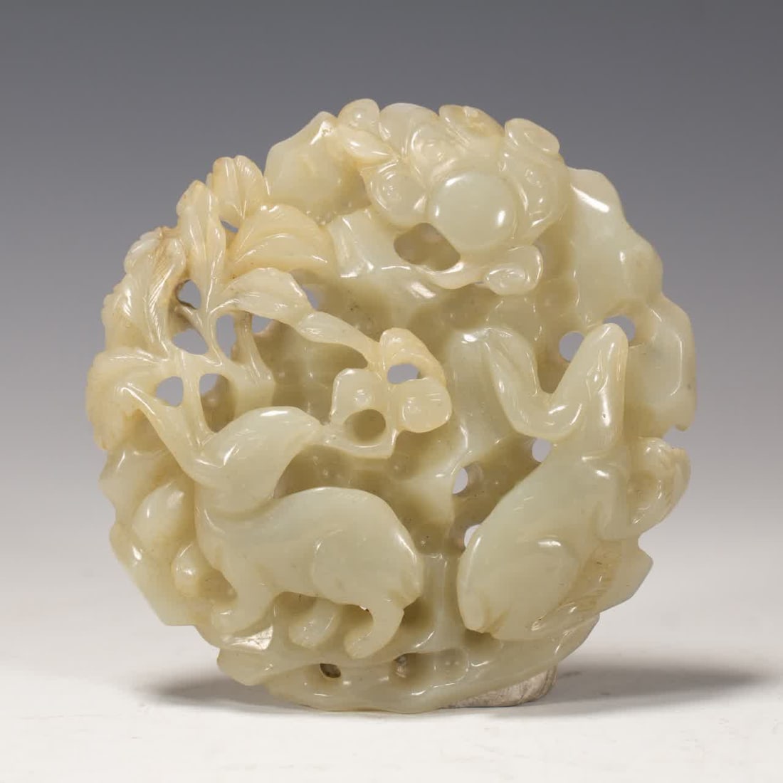 A Qing Dynasty Hetian jade hollow jade pendant: Qing Dynasty Hetian jade hollow jade pendant SIZE: L:7.5cm W:7.5cm W:80g (The Dimensions Of All Batches Are Manually Measured.If You Need More Detailed Information, Please Contact Our Customer Service