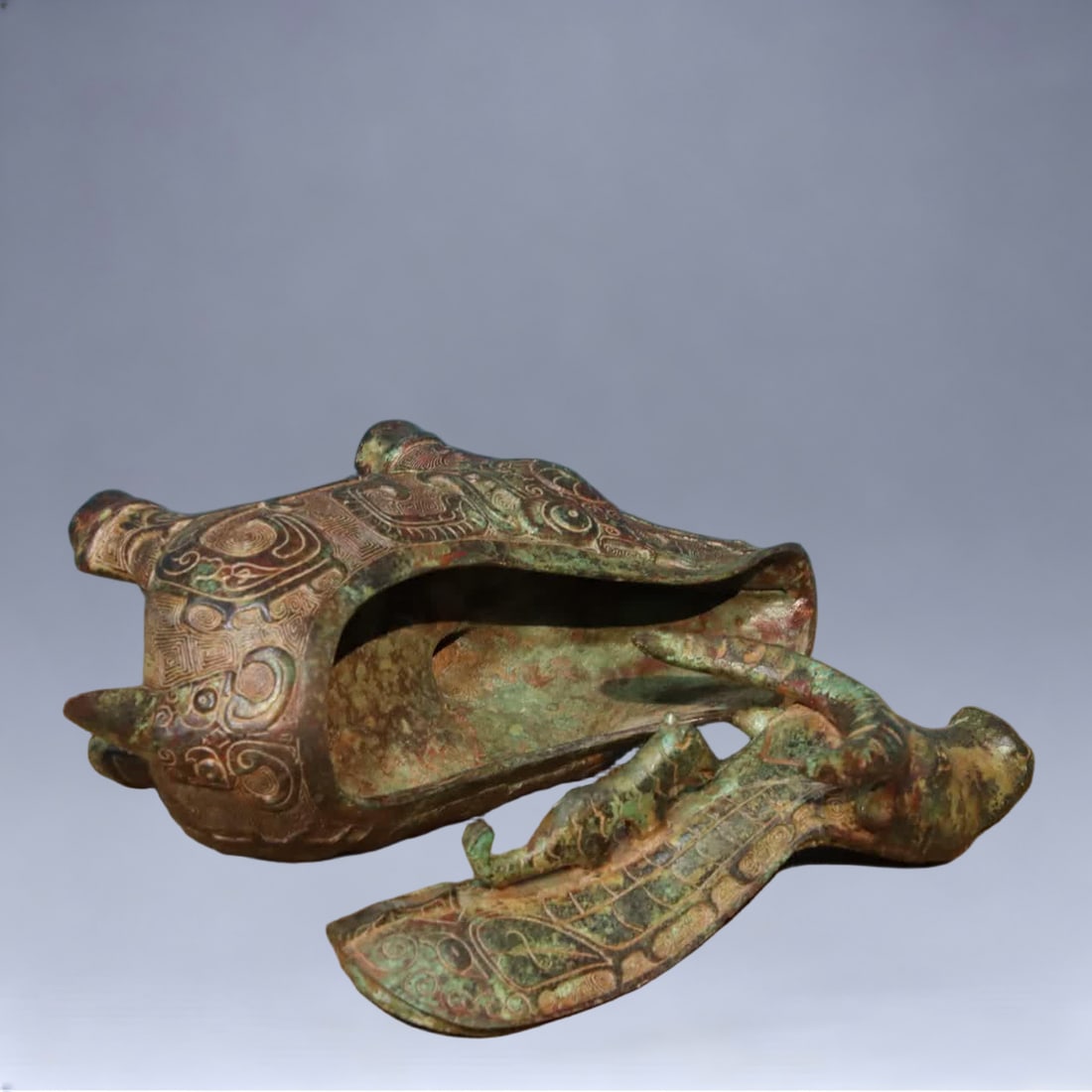 A bronze cup - 7