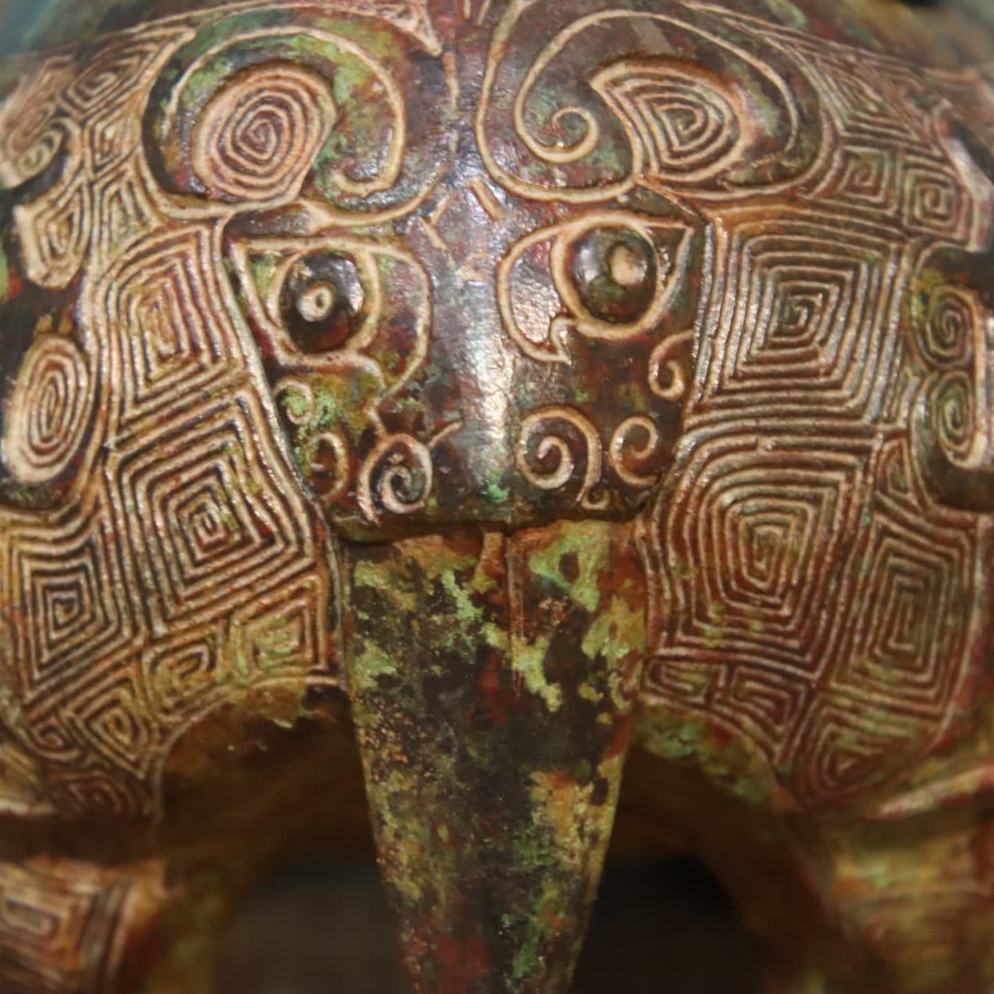 A bronze cup - 8