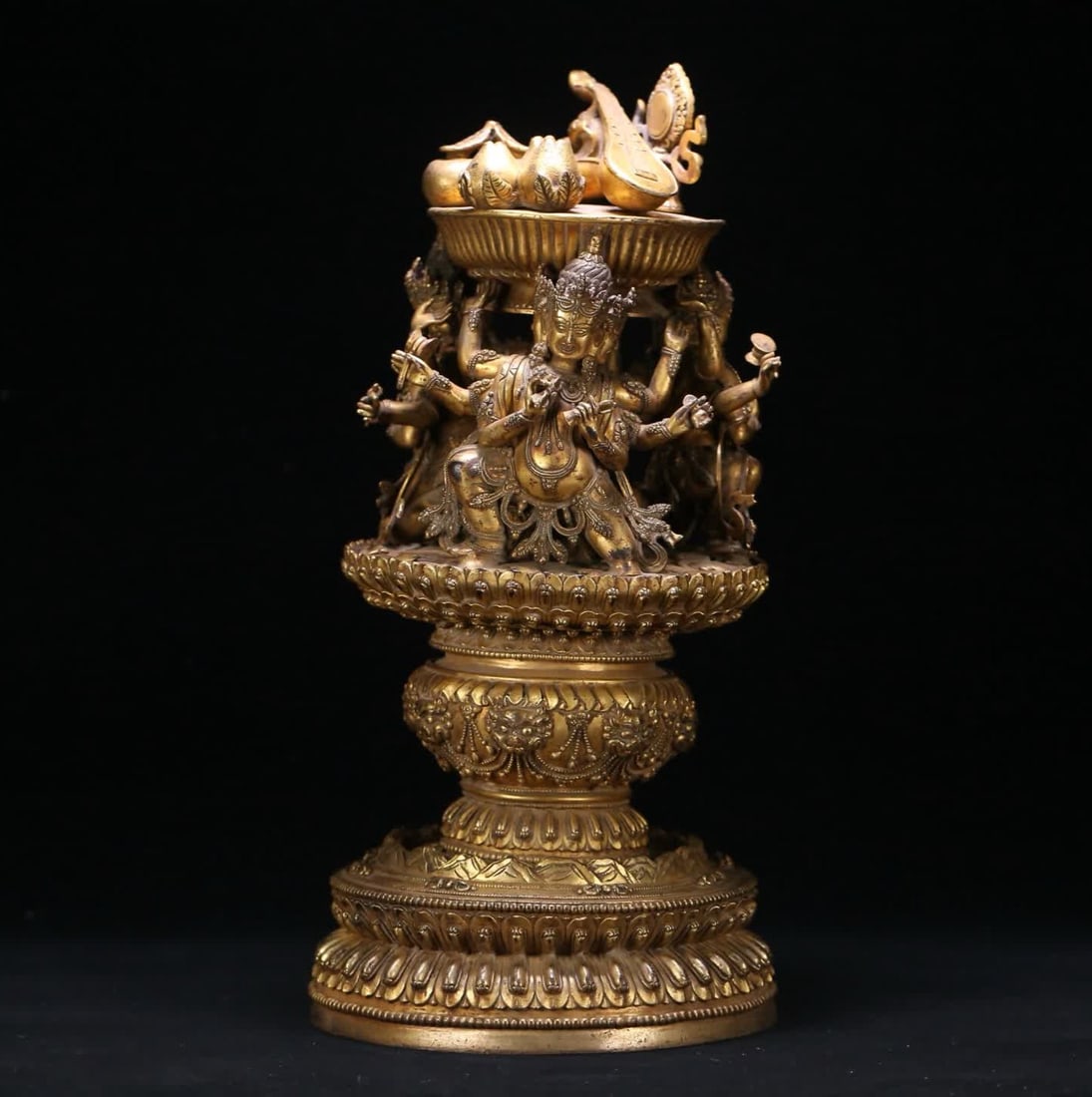A 15th-century statue of the Buddha in gilt leaf robes at Dansati Temple: 15th century Dansati Temple Statue of the Buddha Mother in bronze gilt leaf clothes SIZE: 45x19cm W:12.1kg (The Dimensions Of All Batches Are Manually Measured.If You Need More Detailed Information, P