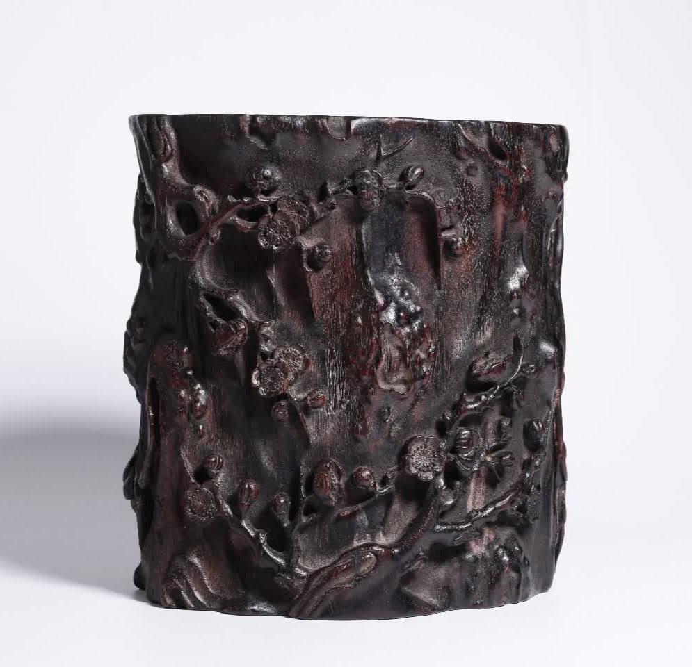 A Qing Dynasty small-leaved rosewood sleeping cold three friends pen holder: Qing Dynasty small-leaved rosewood sleeps cold three friends pen holder SIZE: H:14.5cm D:13cm W:1kg (The Dimensions Of All Batches Are Manually Measured.If You Need More Detailed Information, Please C