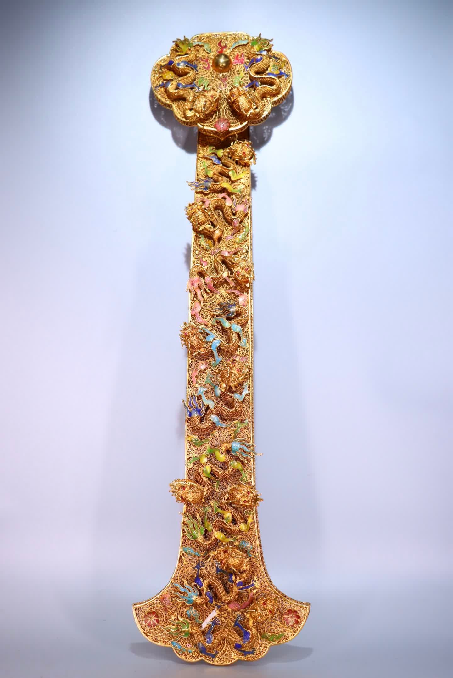 A piece of Qing Dynasty copper gilt filigree burned blue Kowloon Ruyi: Qing Dynasty copper gilt filigree burned blue Kowloon Ruyi SIZE: W:1574g L:70cm W:18cm H:6cm (The Dimensions Of All Batches Are Manually Measured.If You Need More Detailed Information, Please Contact 