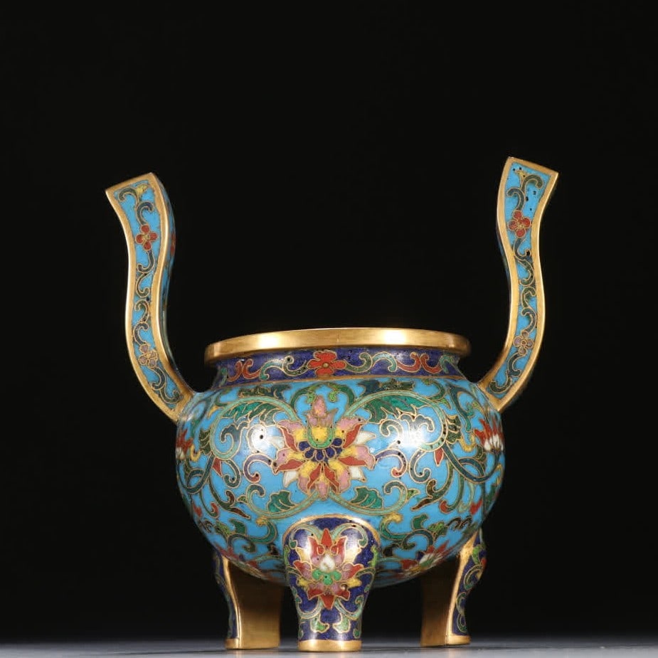 A Qing Dynasty copper-gilt cloisonné entwined lotus pattern cupola incense burner: Qing Dynasty copper gilt cloisonné entwined lotus pattern cupola incense burner SIZE: H:12.1cm W:11.3cm W:350g (The Dimensions Of All Batches Are Manually Measured.If You Need More Detailed Informati