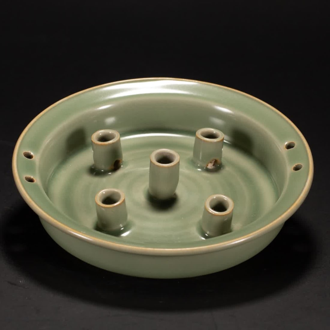 A Song Longquan kiln five-mouth plate (1 of 8)