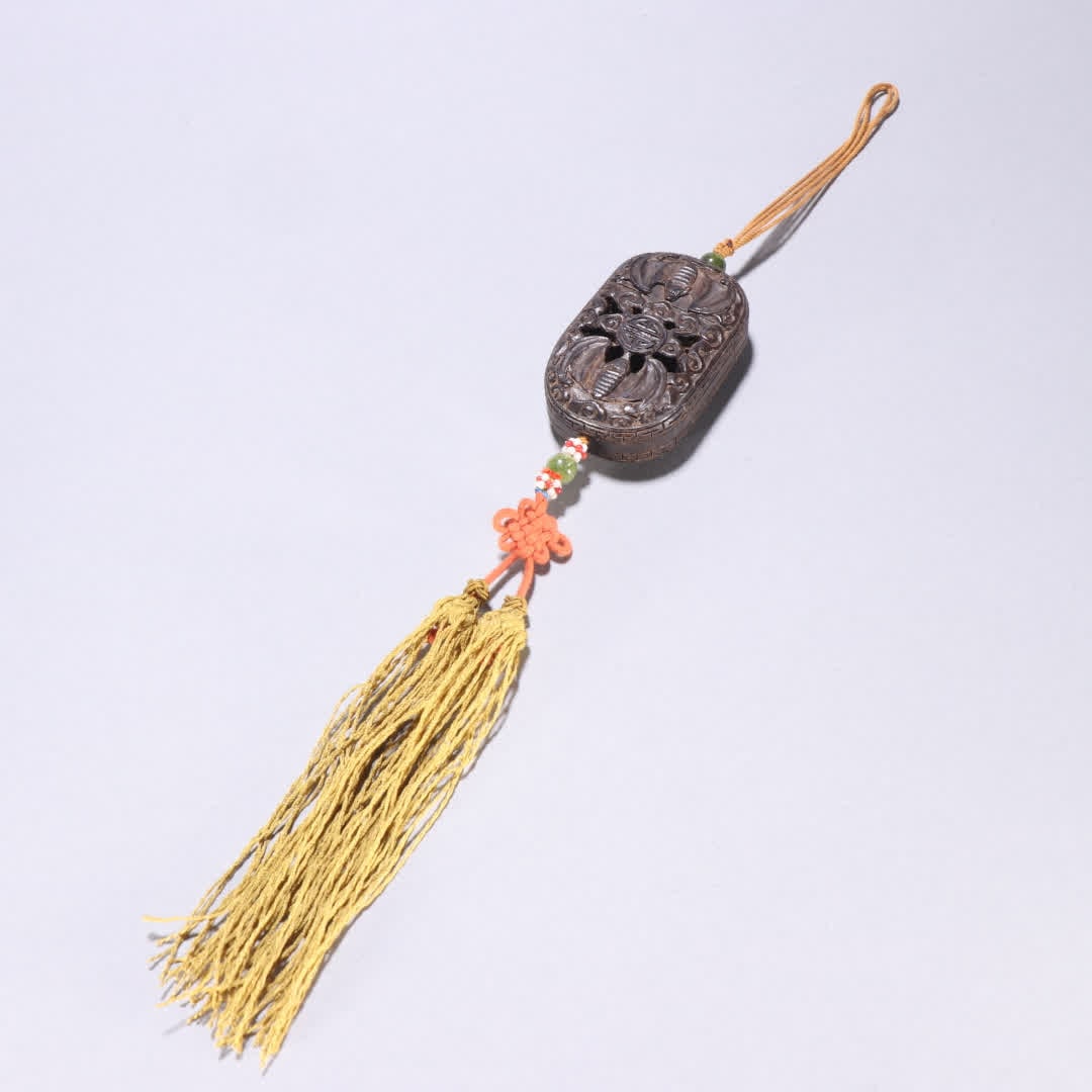 A Qing Dynasty agarwood blessing in front of the sachet pendant: Qing Dynasty agarwood blessing in front of the sachet pendant SIZE: W:7x4.4cm W:43.5g (The Dimensions Of All Batches Are Manually Measured.If You Need More Detailed Information, Please Contact Our Cus