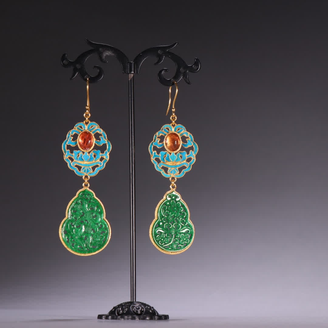 A pair of Qing Dynasty silver-gilt inlaid tourmaline Fulu earrings: A pair of silver gilt emerald tourmaline Fulu earrings in the Qing Dynasty SIZE: L:8.9cm W:2.5cm W:12g (The Dimensions Of All Batches Are Manually Measured.If You Need More Detailed Information, Pleas