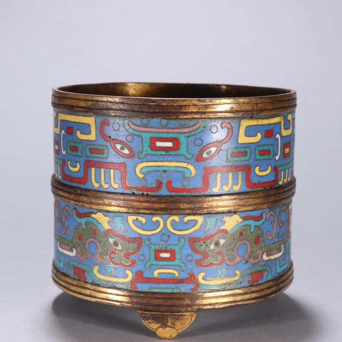 A Qing Dynasty copper-gilt cloisonné dragon pattern three-legged incense burner: Qing Dynasty copper gilt cloisonné dragon pattern three-legged incense burner SIZE: H:9.7cm W:10.6cm W:566g (The Dimensions Of All Batches Are Manually Measured.If You Need More Detailed Information,