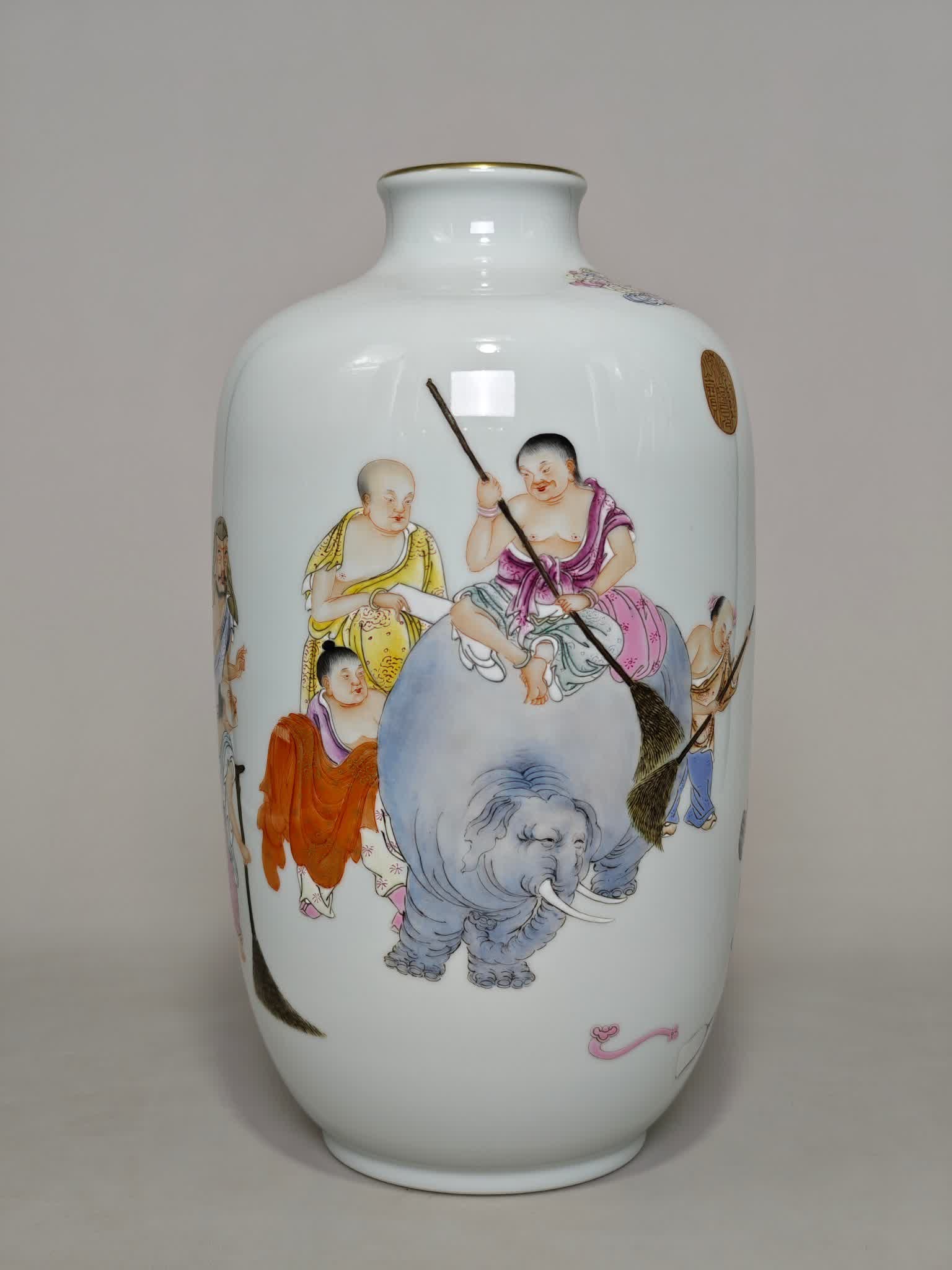A pastel figure worship Buddha picture jujube jar made in the Yongzheng year of the Qing Dynasty: The Qing Dynasty Yongzheng year pastel figure worship Buddha picture date jar SIZE: H:33cm D:18cm (The Dimensions Of All Batches Are Manually Measured.If You Need More Detailed Information, Please Con