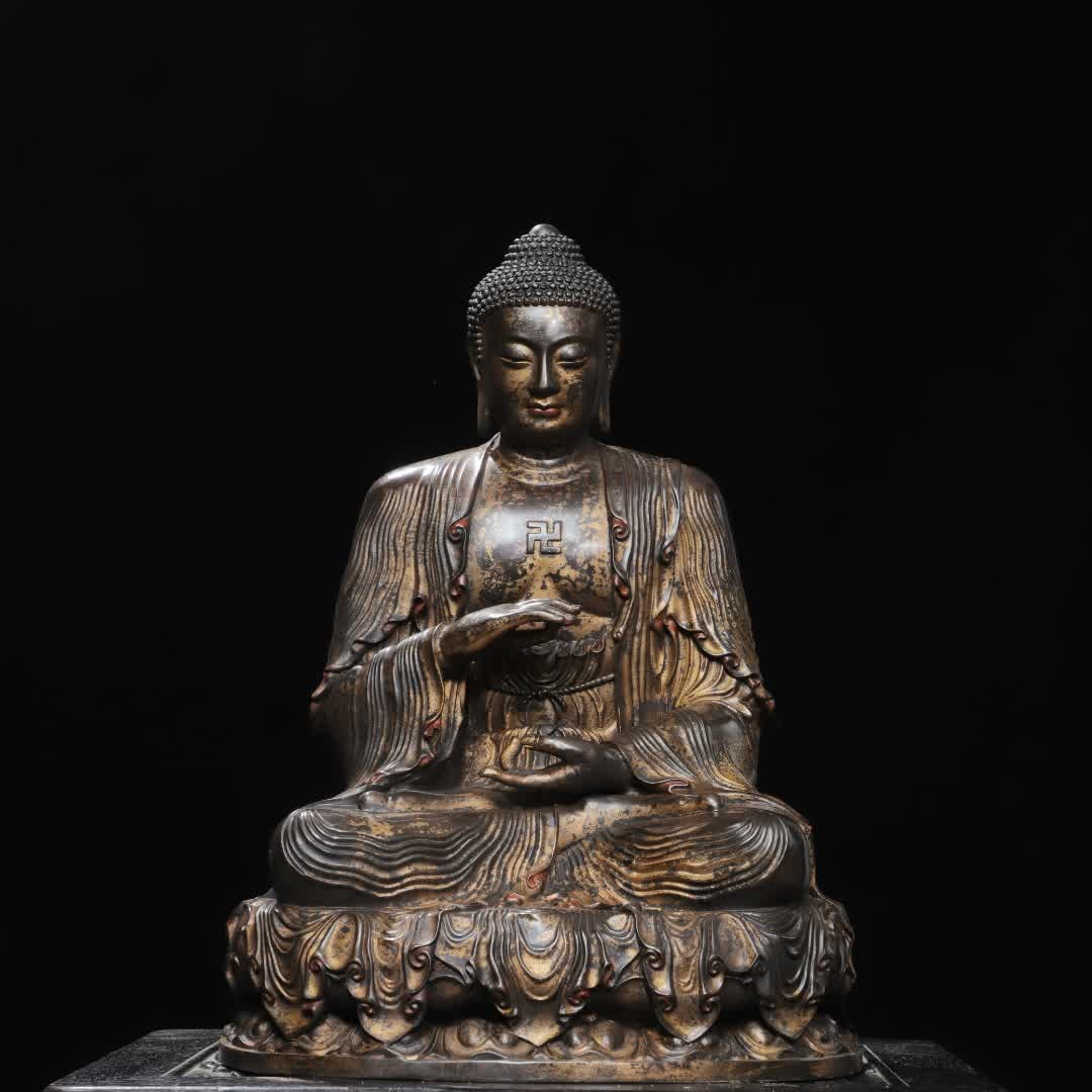 A piece of Qing Dynasty copper rubbing gold Da Ri Tathagata: Qing Dynasty copper rubbing gold sun Tathagata SIZE: H:43cm W:33cm T:25cm W:6.68kg (The Dimensions Of All Batches Are Manually Measured.If You Need More Detailed Information, Please Contact Our Custom