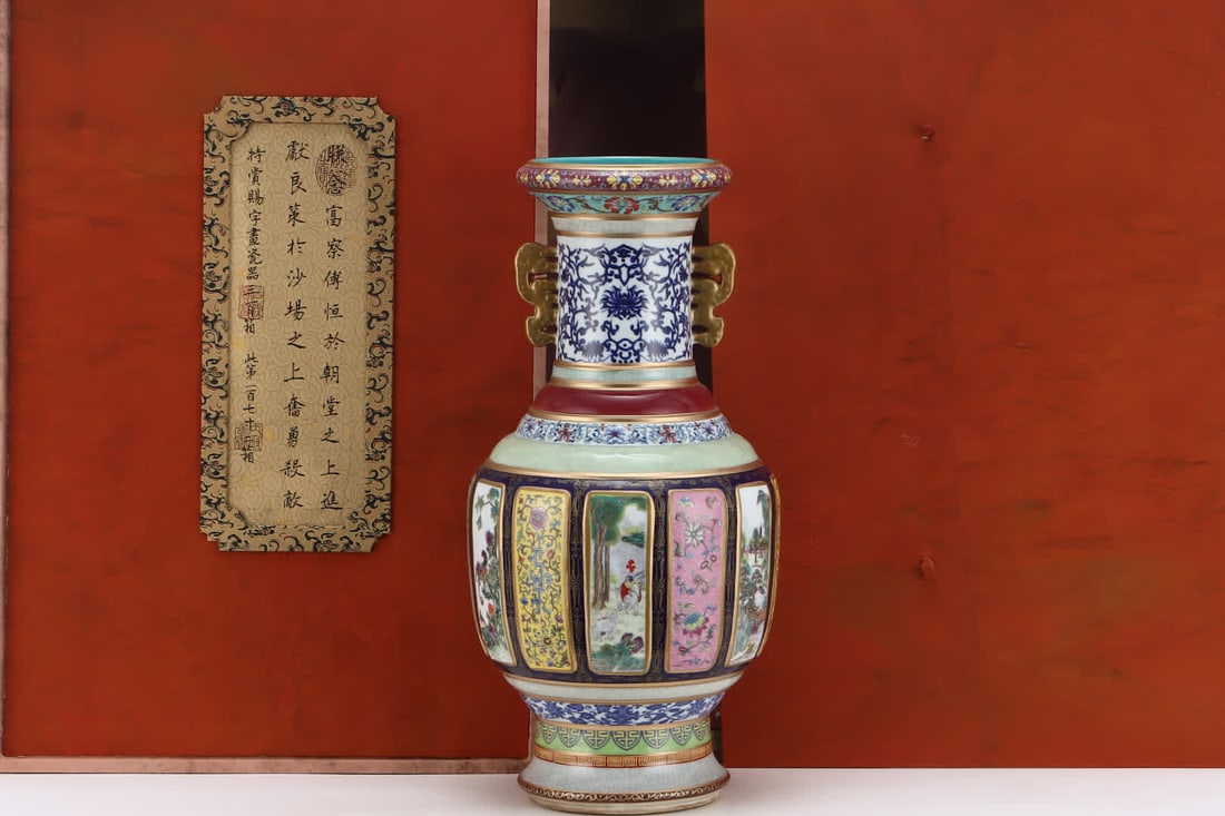 A Qing Qianlong enamel porcelain king appreciation vase: Qing Qianlong enamel porcelain king appreciation bottle SIZE: H: 49.3cm Abdominal diameter 24.5cm (The Dimensions Of All Batches Are Manually Measured.If You Need More Detailed Information, Please Con