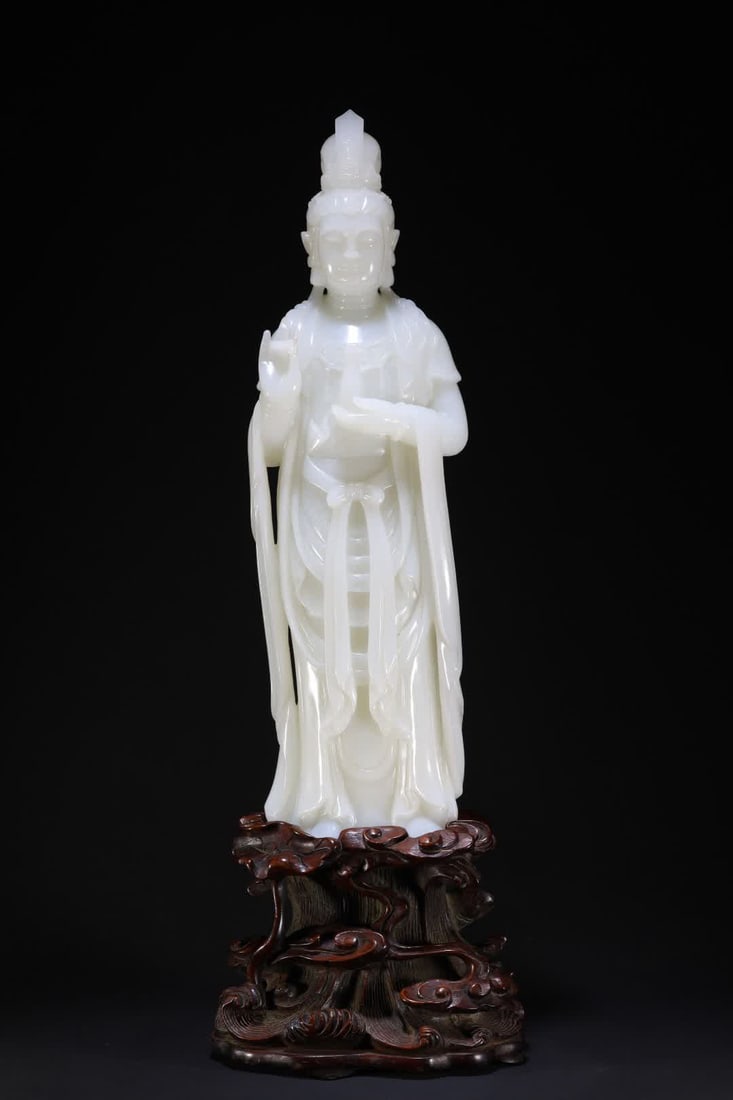 A standing statue of Guanyin in a white jade clean vase in the Qing Dynasty (1 of 10)