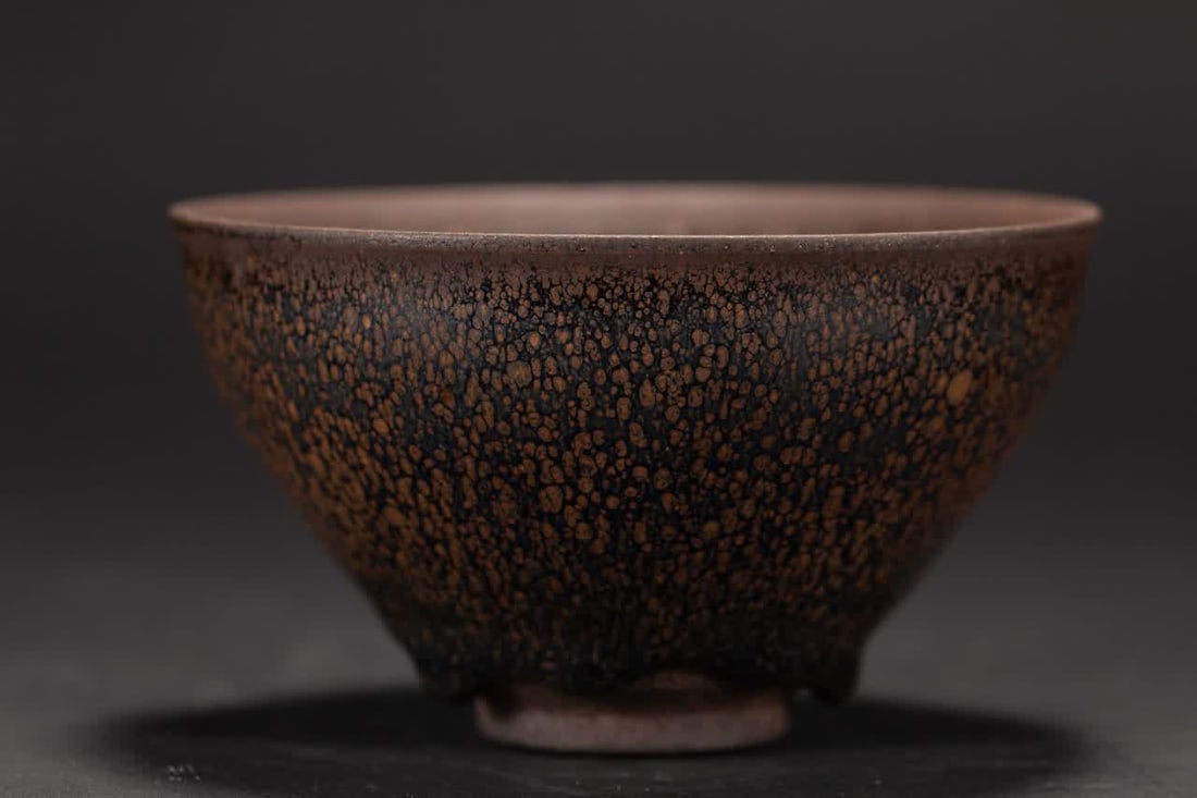 A piece of Song Jianzhan: Song Jianzhan SIZE: L:12.5cm W:12.5cm H:7cm W:330g (The Dimensions Of All Batches Are Manually Measured.If You Need More Detailed Information, Please Contact Our Customer Service Before Bidding.)