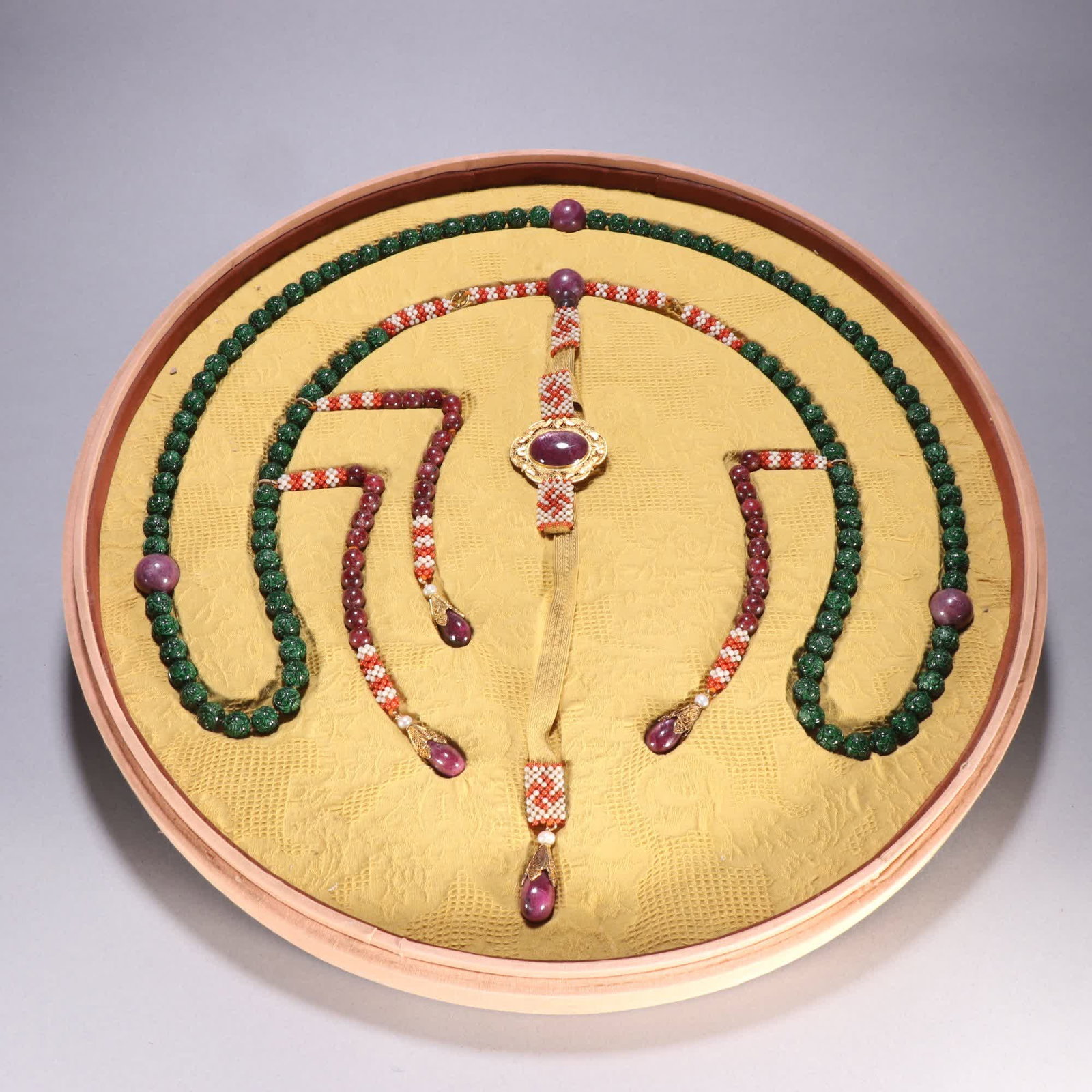 A plate of Qing Dynasty jade carved pattern beads (1 of 9)