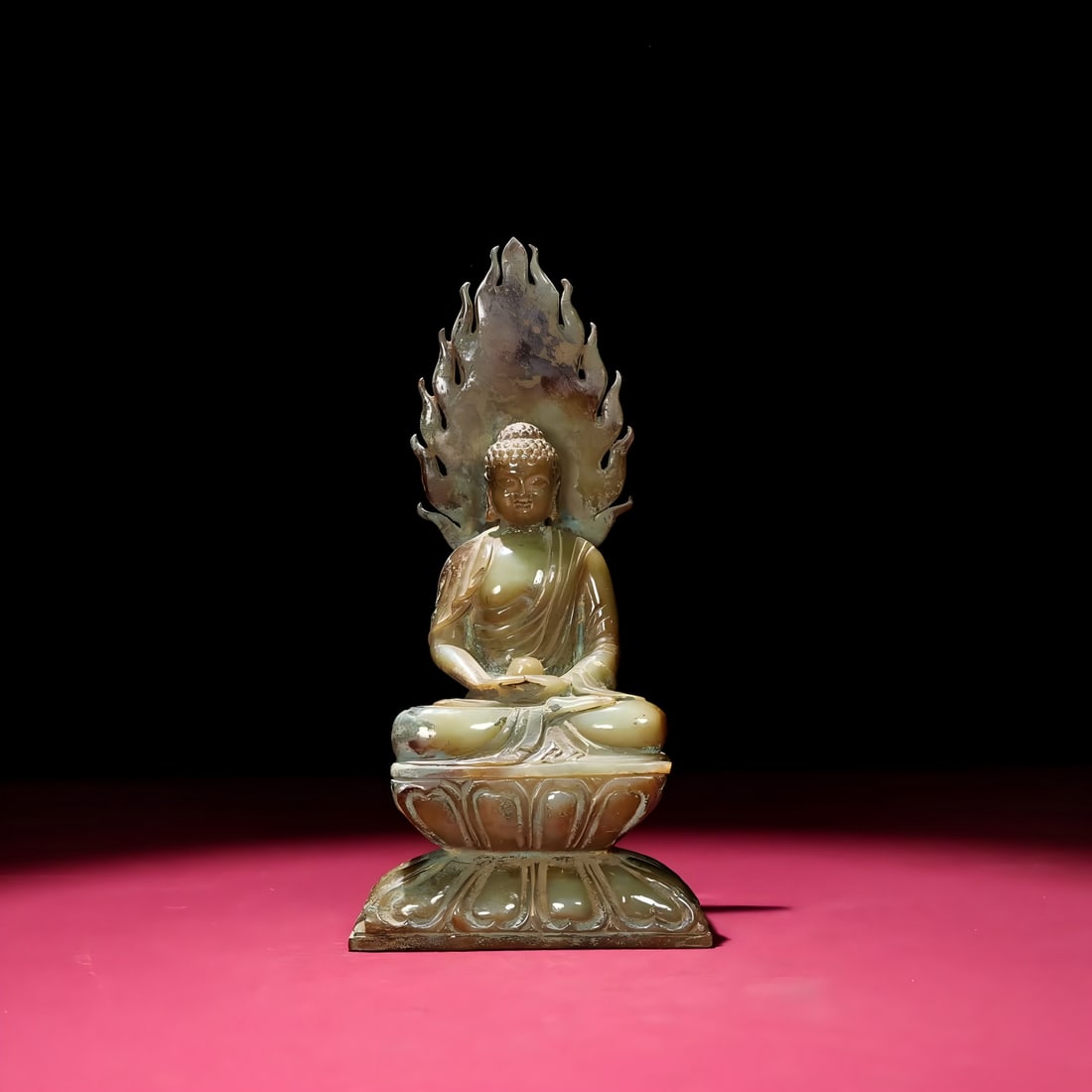 A jade Buddha ornament of the Han Dynasty: Han Dynasty jade Buddha ornament SIZE: 230x106x55mm W:1006g (The Dimensions Of All Batches Are Manually Measured.If You Need More Detailed Information, Please Contact Our Customer Service Before Biddi