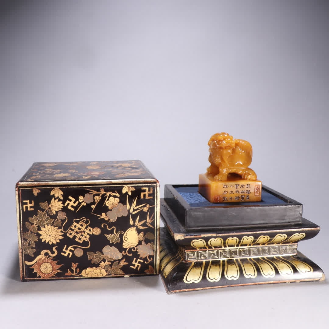 A Qing Dynasty Tian Huang Shilong turtle button seal: Qing Dynasty Tian Huang Shilong Turtle Button Seal SIZE: H:7.6cm W:5cm W:316.3g (The Dimensions Of All Batches Are Manually Measured.If You Need More Detailed Information, Please Contact Our Customer 