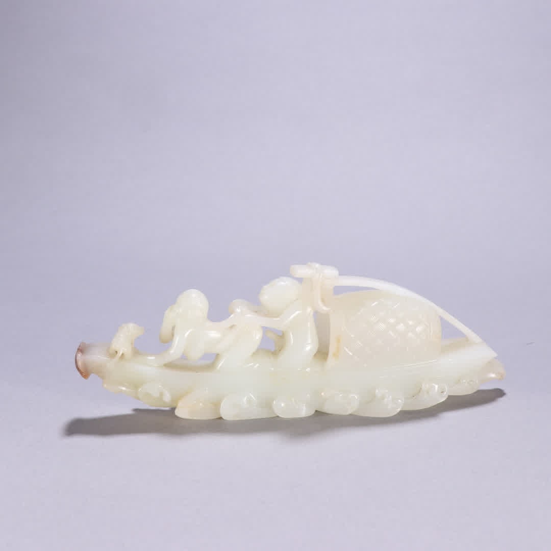 A piece of Qing Dynasty Hetian jade smooth sailing: Qing Dynasty Hetian jade smooth sailing SIZE: H:5.8cm W:17cm W:244.8g (The Dimensions Of All Batches Are Manually Measured.If You Need More Detailed Information, Please Contact Our Customer Service Be