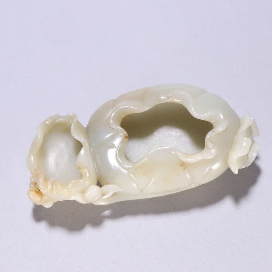 A piece of Qing Dynasty Hetian jade lotus leaf wash (1 of 9)