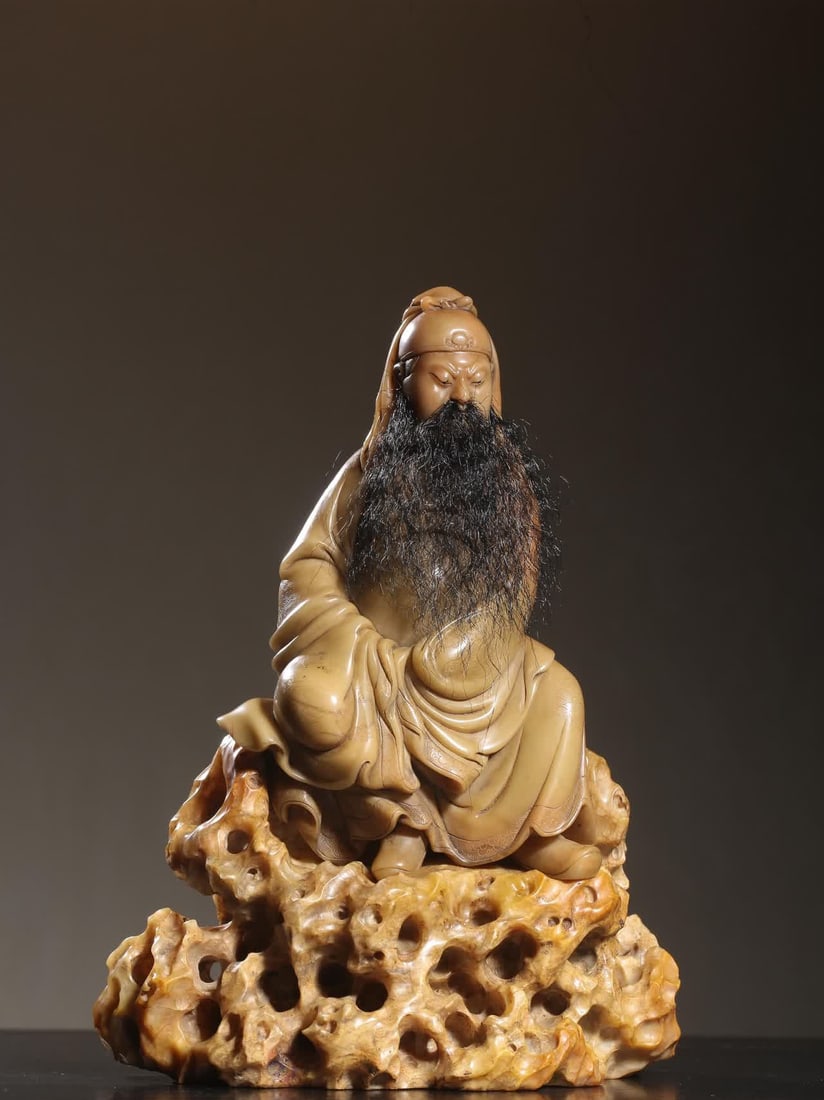 A Qing Dynasty Shoushan Shiguan Gong ornament: Qing Dynasty Shoushan Shiguan Gong ornament SIZE: L:16.5cm W:9.5cm H:22cm (The Dimensions Of All Batches Are Manually Measured.If You Need More Detailed Information, Please Contact Our Customer Servic