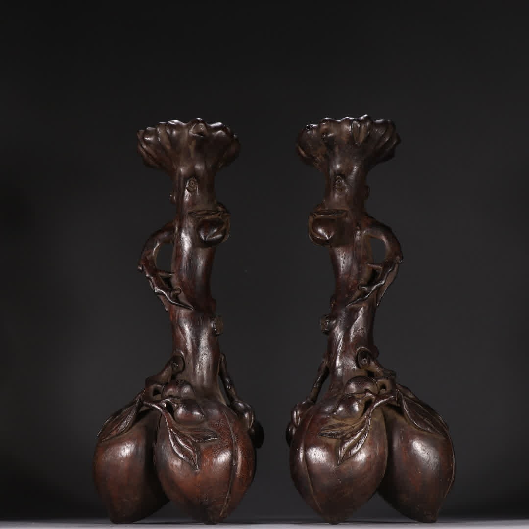 A pair of Qing Dynasty agarwood longevity peach-shaped flowers: A pair of Qing Dynasty agarwood longevity peach-shaped flowers SIZE: H: 19.4cm W: 13.2cm Single W: 204.7g (The Dimensions Of All Batches Are Manually Measured.If You Need More Detailed Information, Pl