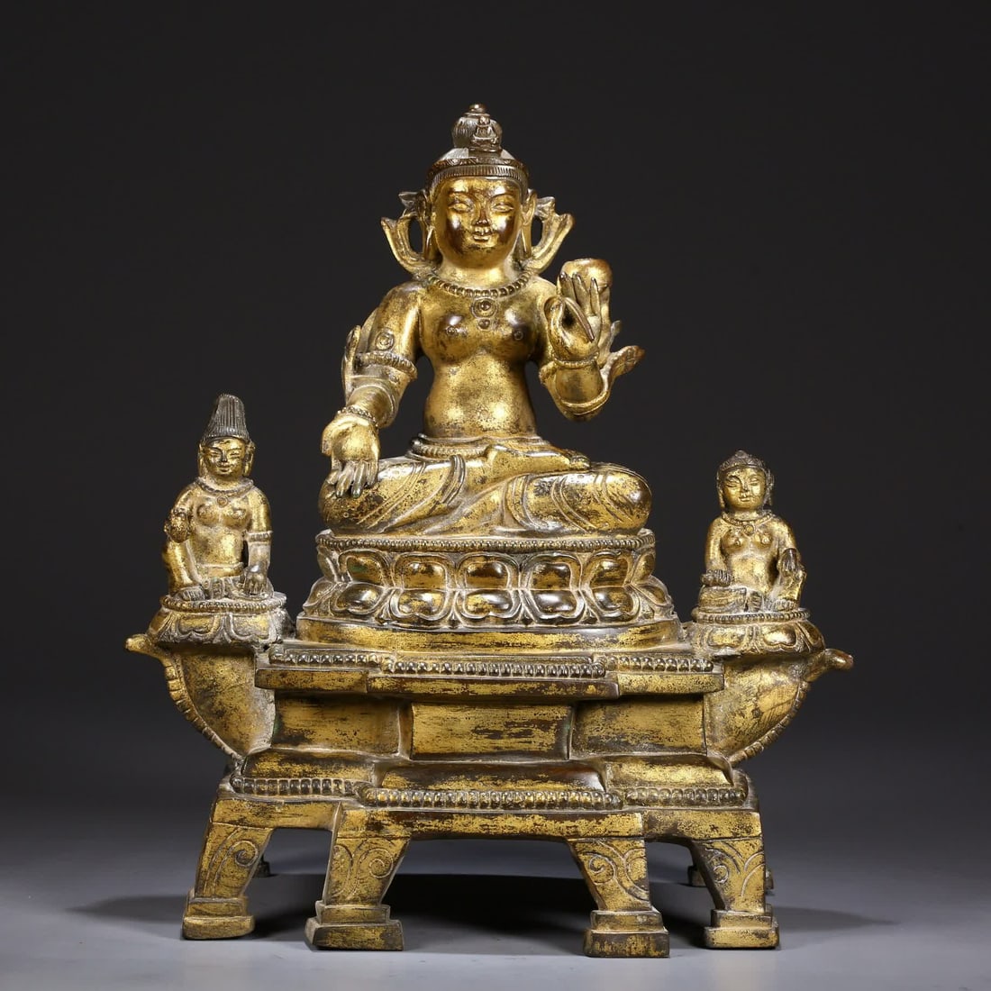 A piece of Qing Dynasty bronze cast Guanyin Bodhisattva: Qing Dynasty purple bronze cast Guanyin Bodhisattva SIZE: H:24cm W:22cm W:4.8kg (The Dimensions Of All Batches Are Manually Measured.If You Need More Detailed Information, Please Contact Our Customer 