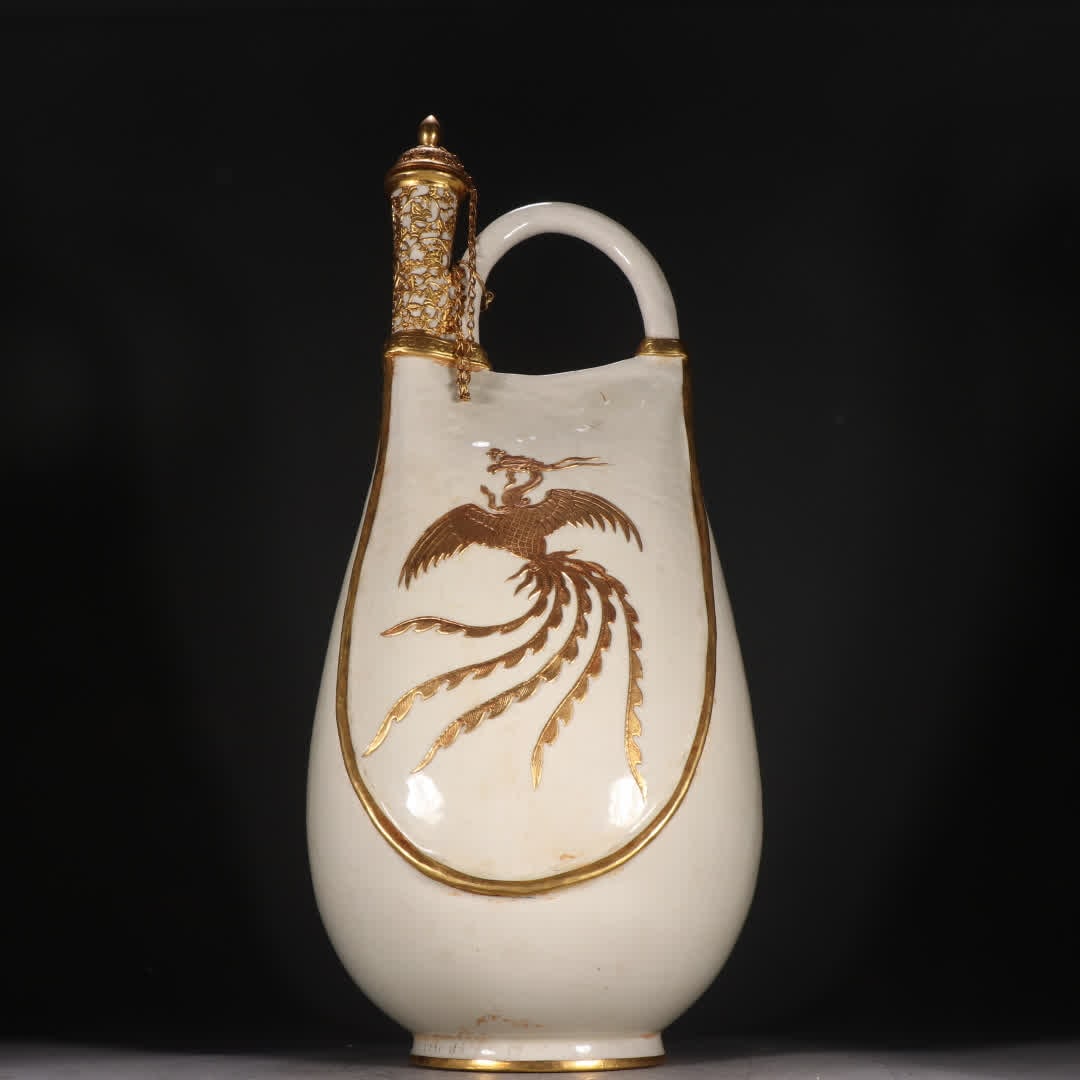 A Song white glaze gold-painted phoenix pattern Liang leather pot: Song white glaze gold-painted phoenix pattern Liang leather pot SIZE: H:45.5cm W:19cm (The Dimensions Of All Batches Are Manually Measured.If You Need More Detailed Information, Please Contact Our Cus