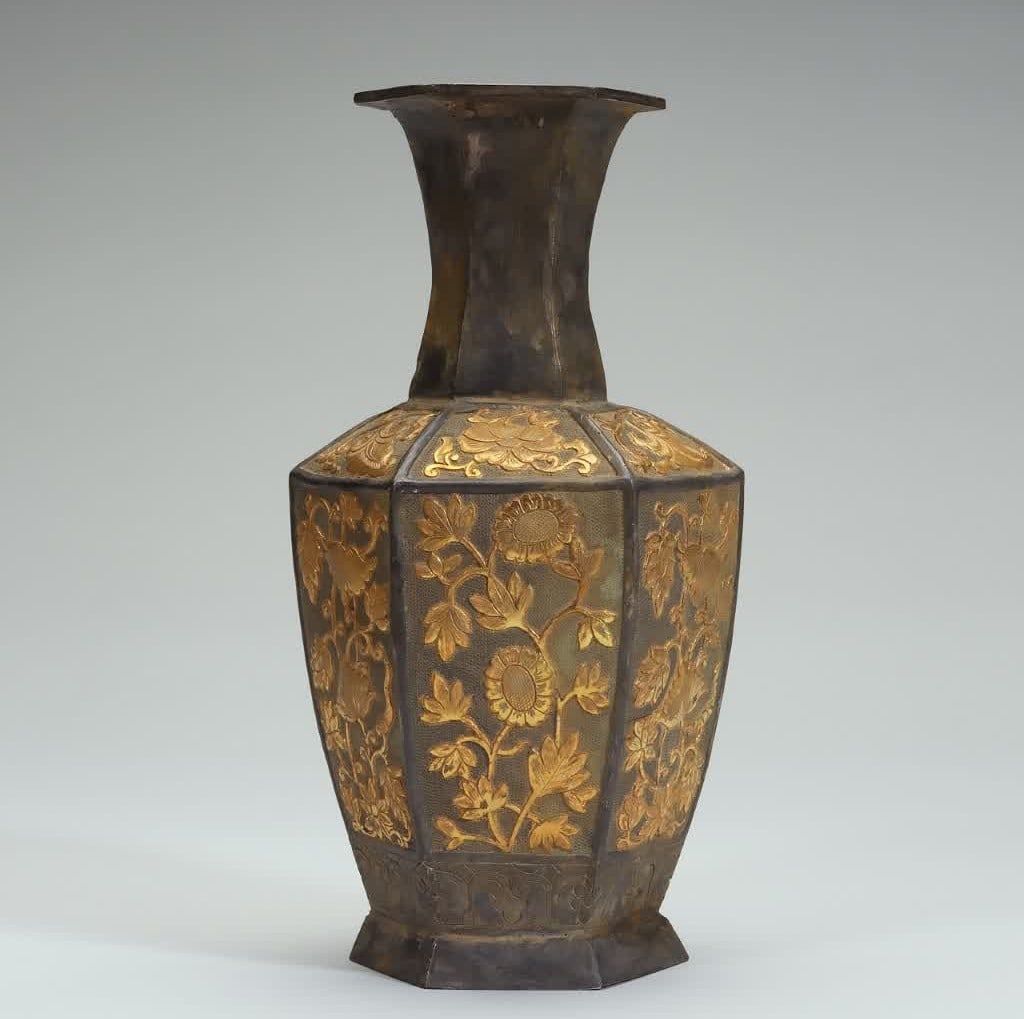 A hexagonal bottle from the Tang Dynasty (1 of 8)