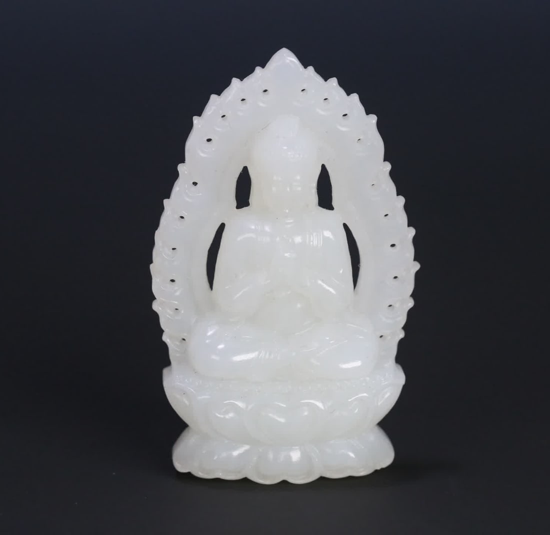 A Hetian jade Shakyamuni carving: Hetian jade Shakyamuni carving SIZE: 5.6x3.5x1cm W:25g (The Dimensions Of All Batches Are Manually Measured.If You Need More Detailed Information, Please Contact Our Customer Service Before Bidding.)