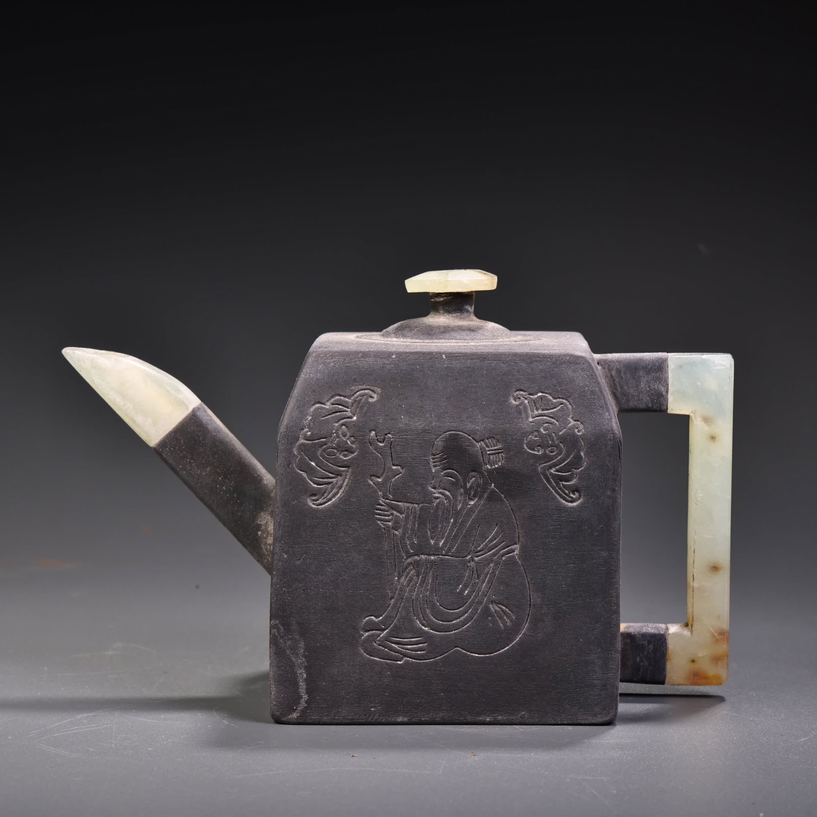 A Qing Dynasty jade-inlaid jade mouth tin pot (1 of 10)