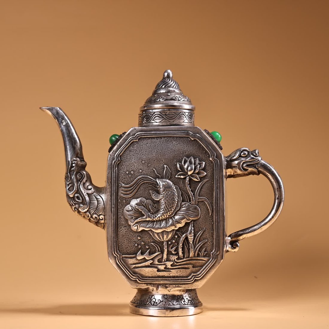A Qing Dynasty copper-inlaid gemstone wine jug: Qing Dynasty copper-inlaid gemstone wine jug SIZE: W:730g H:18cm W:17cm (The Dimensions Of All Batches Are Manually Measured.If You Need More Detailed Information, Please Contact Our Customer Service 
