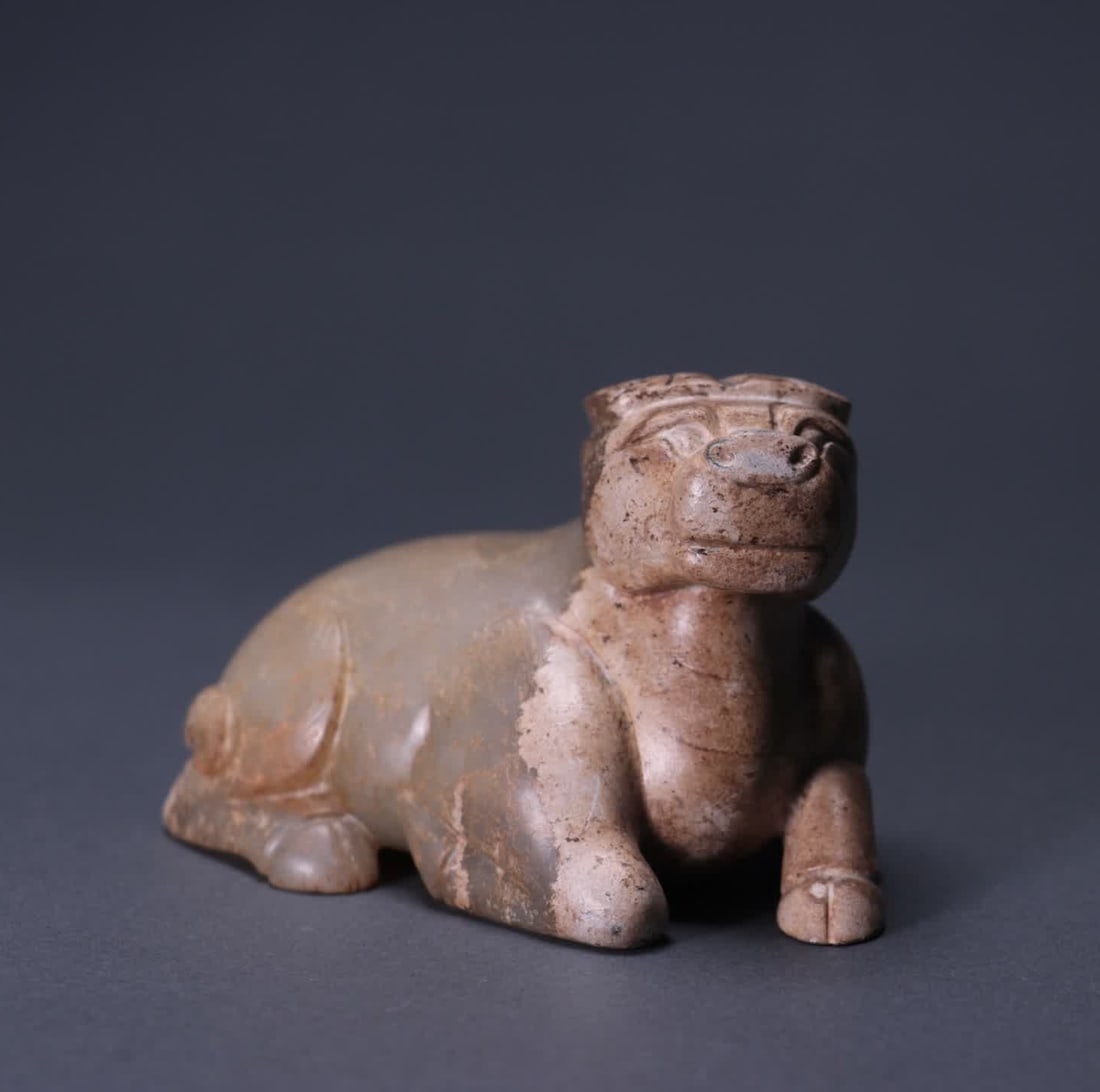 A Han Dynasty jade cow (1 of 9)