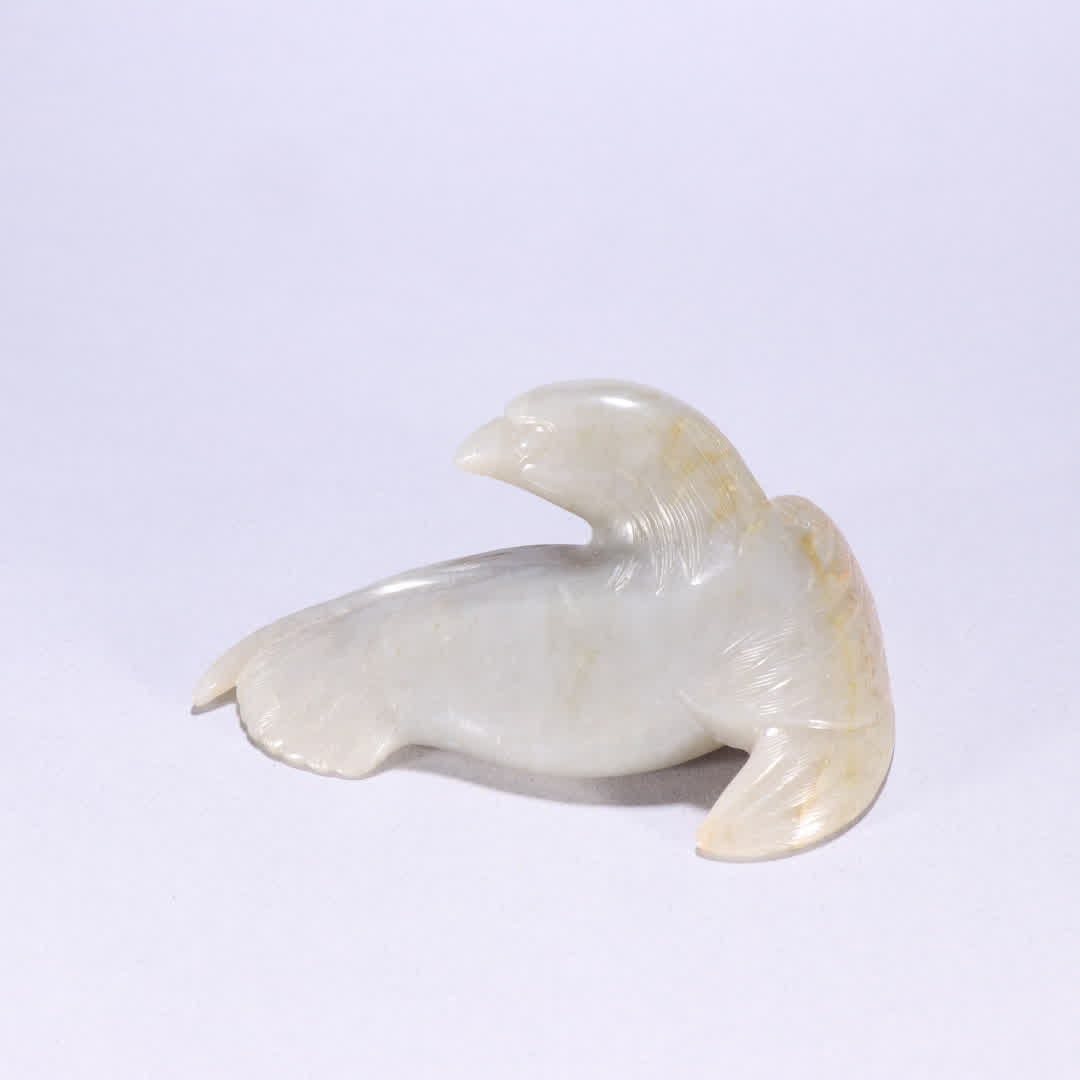 A Qing Dynasty Hetian jade bird carving: Qing Dynasty Hetian jade bird carving SIZE: H:4.7cm W:11.3cm W:245.7g (The Dimensions Of All Batches Are Manually Measured.If You Need More Detailed Information, Please Contact Our Customer Service Be