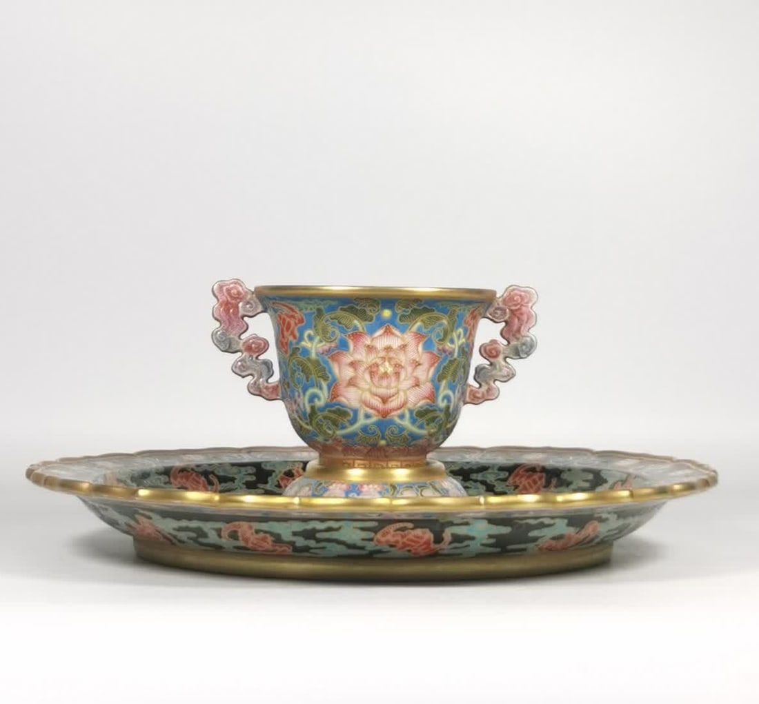 A Qing Dynasty Qianlong enamel cloisonné gilded flower cup: Qing Dynasty Qianlong enamel cloisonné gold-painted flower cup SIZE: H: 9.5cm Cup H: 6cm MouthD: 8cm Chassis D: 22cm (The Dimensions Of All Batches Are Manually Measured.If You Need More Detailed Inf