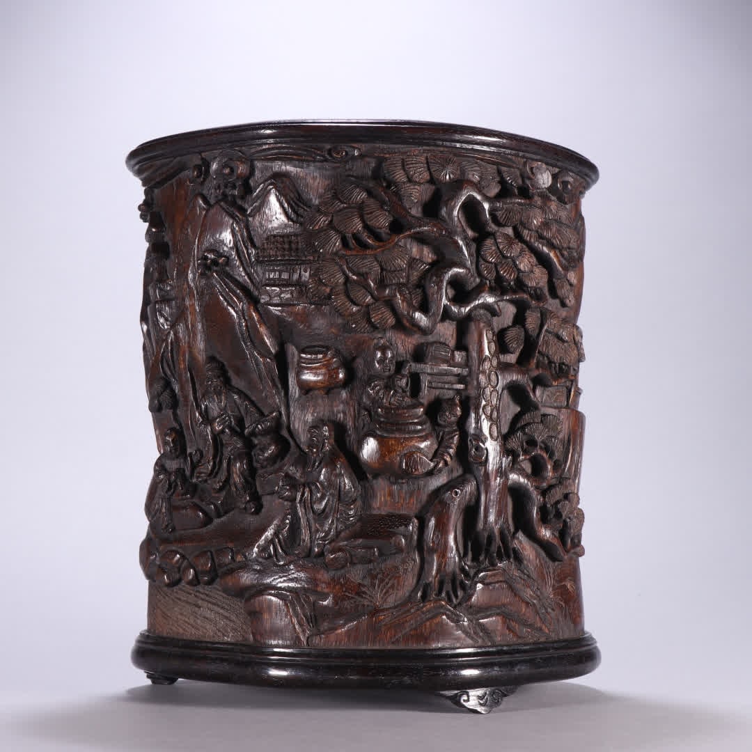A Qing Dynasty agarwood carved character story picture pen holder: Qing Dynasty agarwood carved character story picture pen holder SIZE: H:22cm W:19.3cm W:1050g (The Dimensions Of All Batches Are Manually Measured.If You Need More Detailed Information, Please Contact