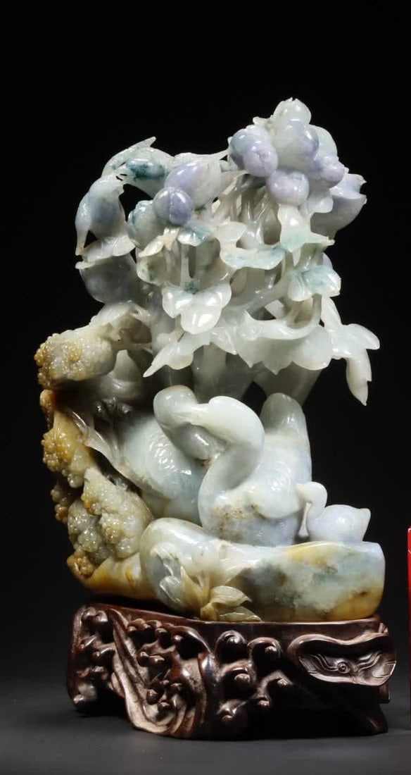 A jade carving of the Qing Dynasty (1 of 9)