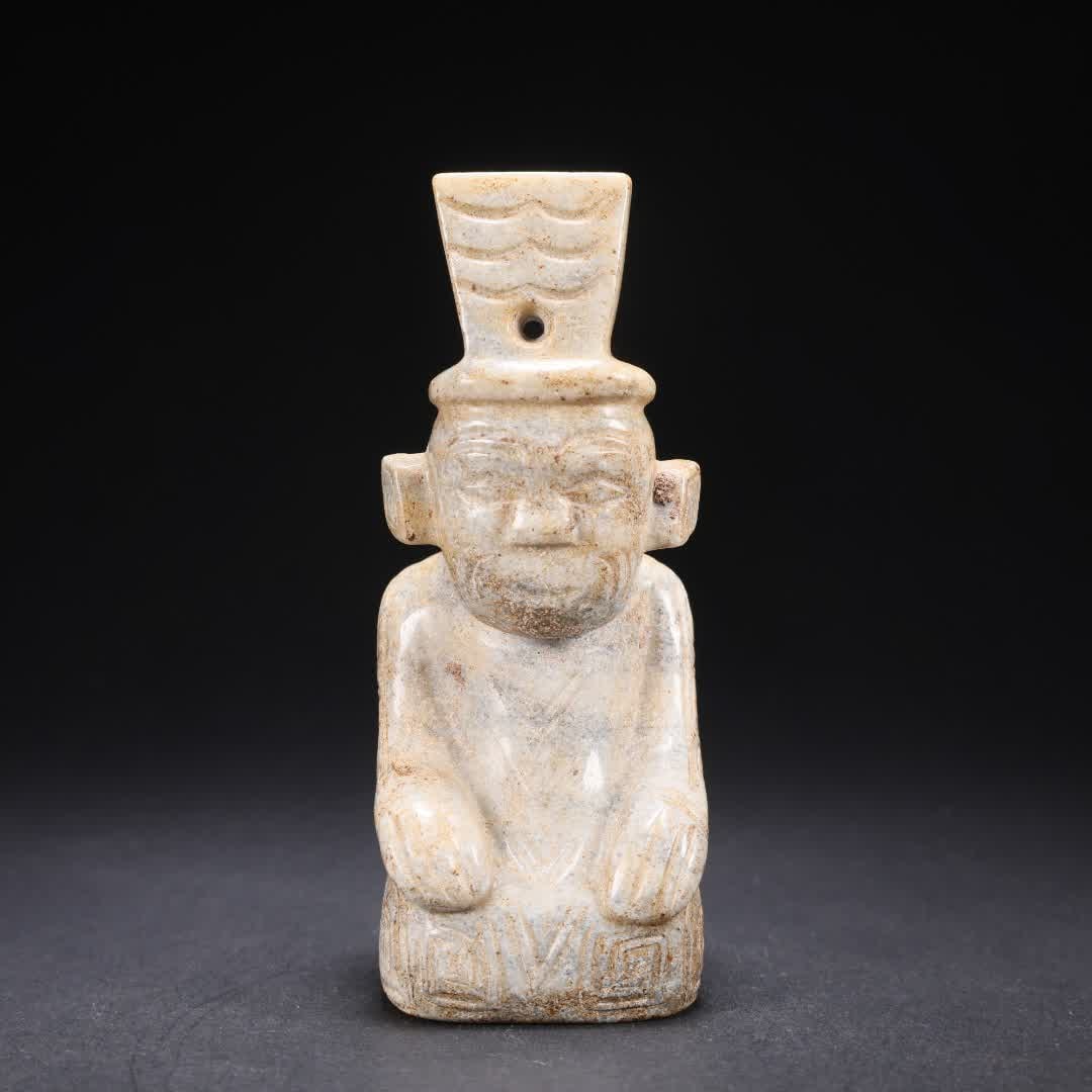 A piece of ancient jade kneeling: The ancient jade kneels SIZE: 10x4.2x3.8cm W:215g (The Dimensions Of All Batches Are Manually Measured.If You Need More Detailed Information, Please Contact Our Customer Service Before Bidding.)