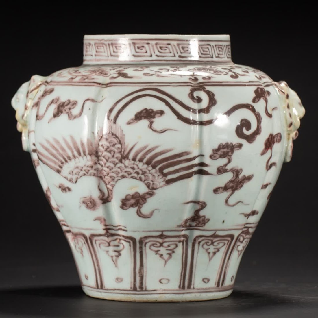 A Qing Dynasty glazed red phoenix pattern jar: Qing Dynasty glazed red phoenix pattern jar SIZE: L:23cm W:23cm H:20cm W:1750g (The Dimensions Of All Batches Are Manually Measured.If You Need More Detailed Information, Please Contact Our Customer