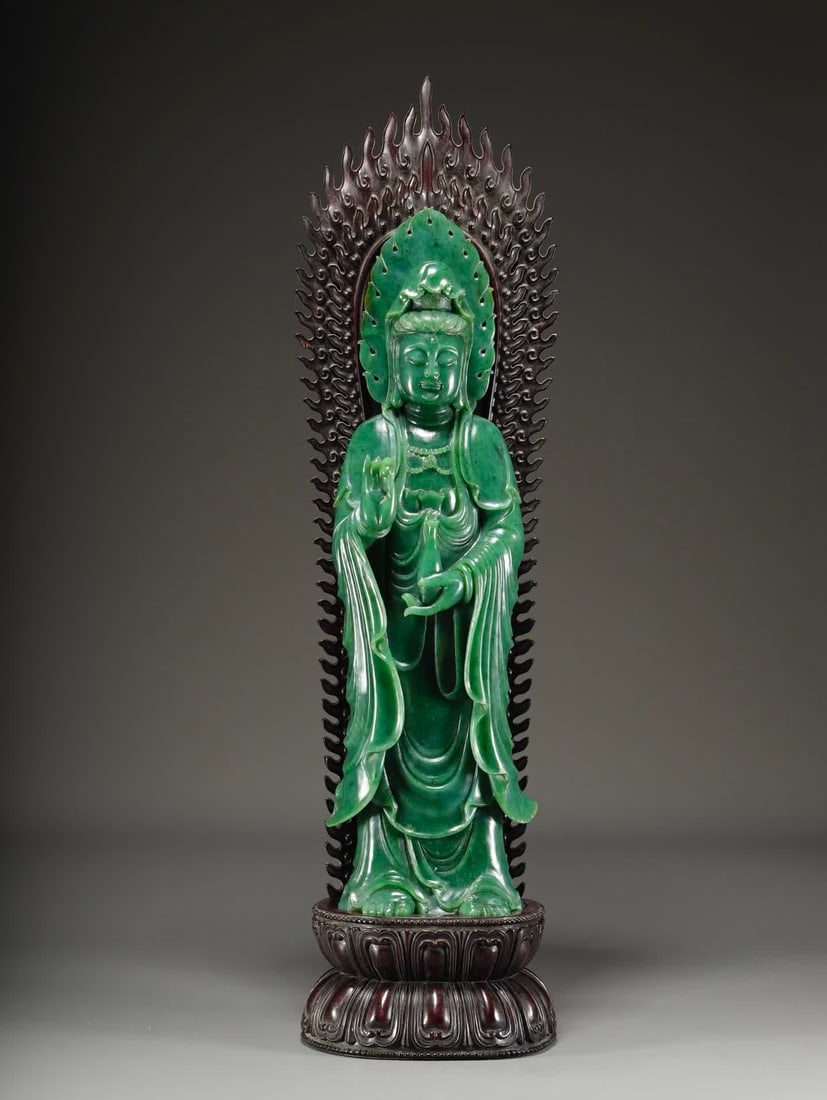 A standing statue of Guanyin in Hetian in the Qing Dynasty (1 of 11)