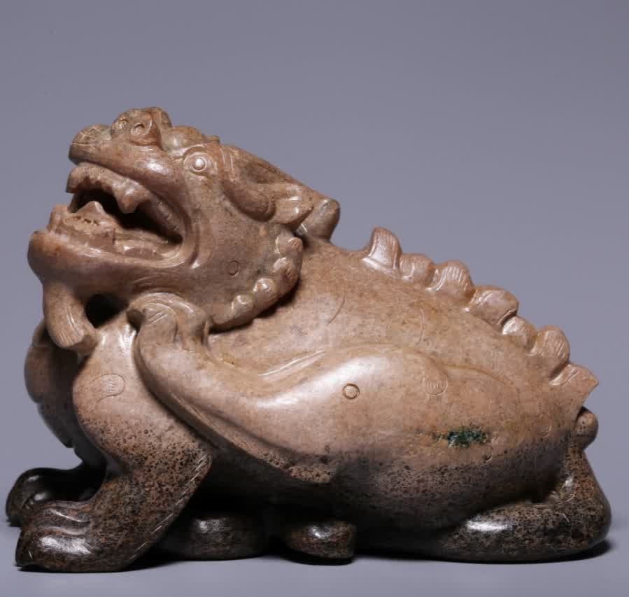 A piece of the Yutianlu auspicious beast of the Han Dynasty (1 of 9)